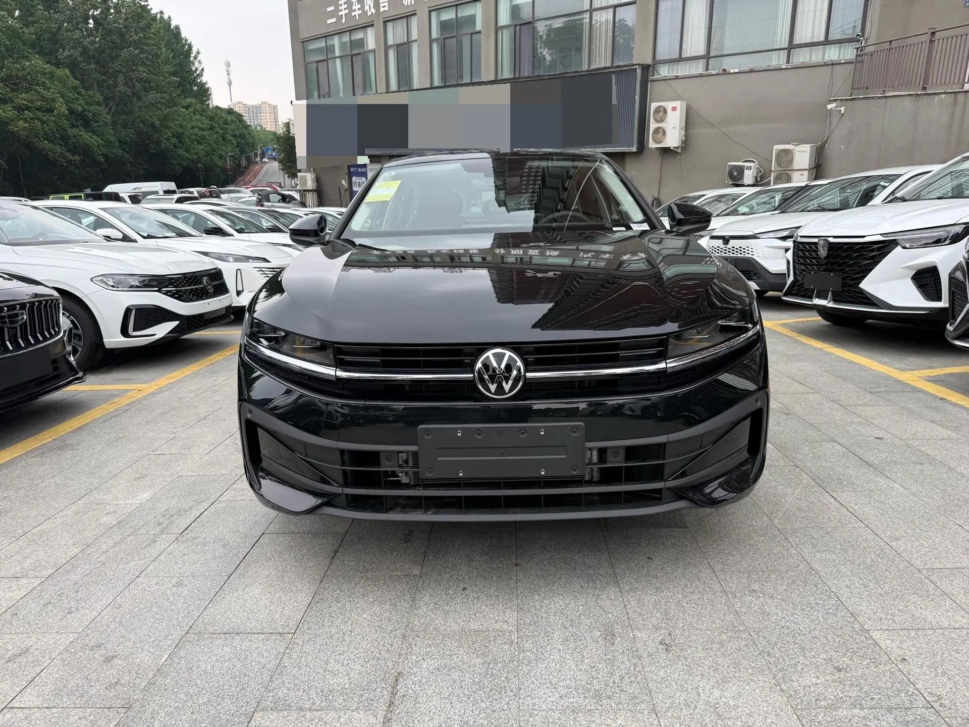 Volkswagen 2026 Magotan 1.5TSI 300TSI Premium Edition Automatic Gear 3