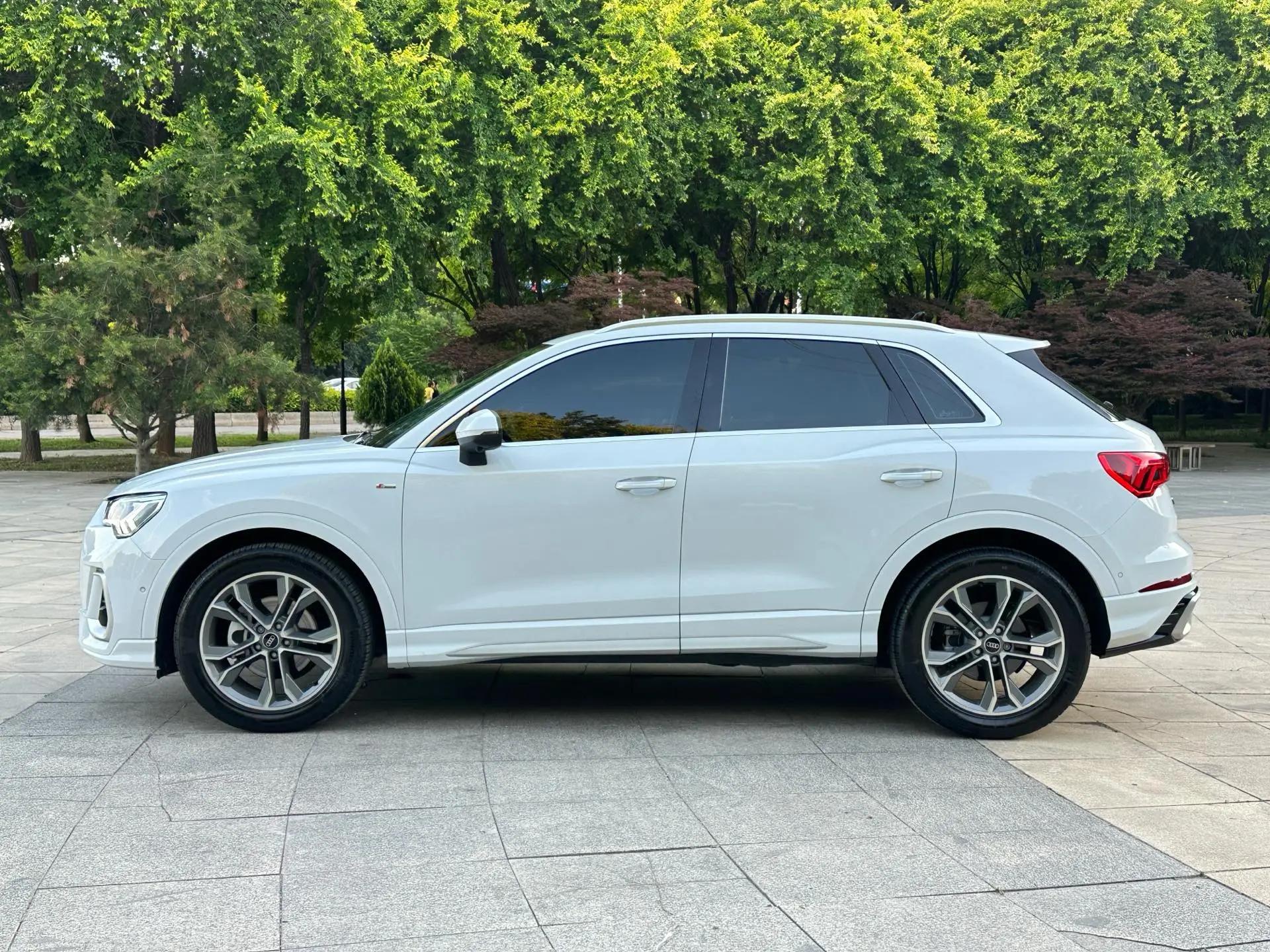 Audi 2024 Q3 2.0TFSI 40TFSI Fashion Dynamic Automatic 3