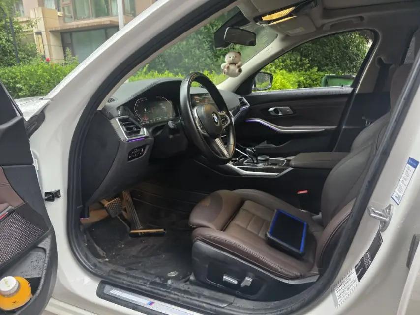BMW 3 Series 2020 325Li M Sports Suit 3