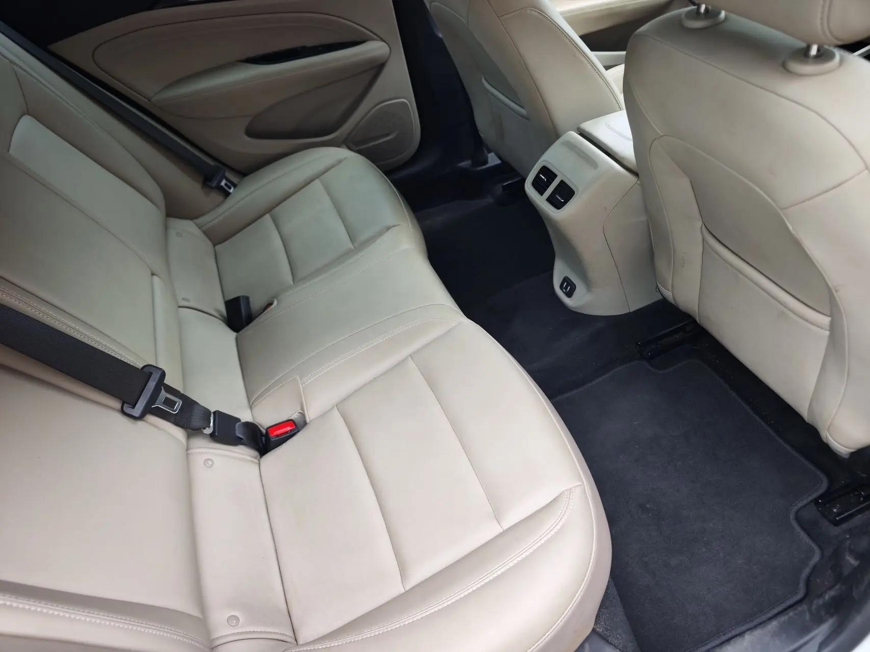 Regal 2020 552T Elite 5