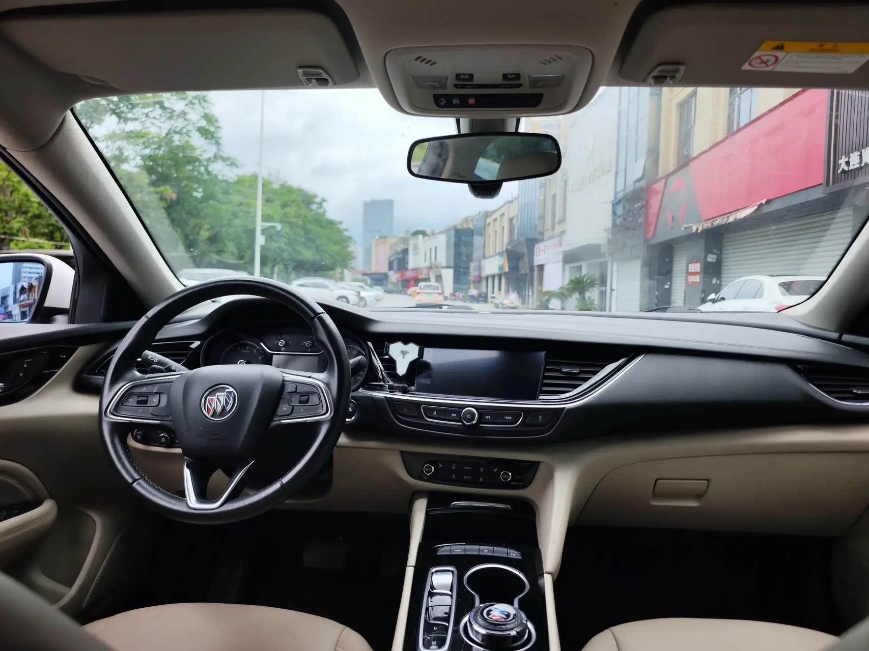 Regal 2020 552T Elite 6