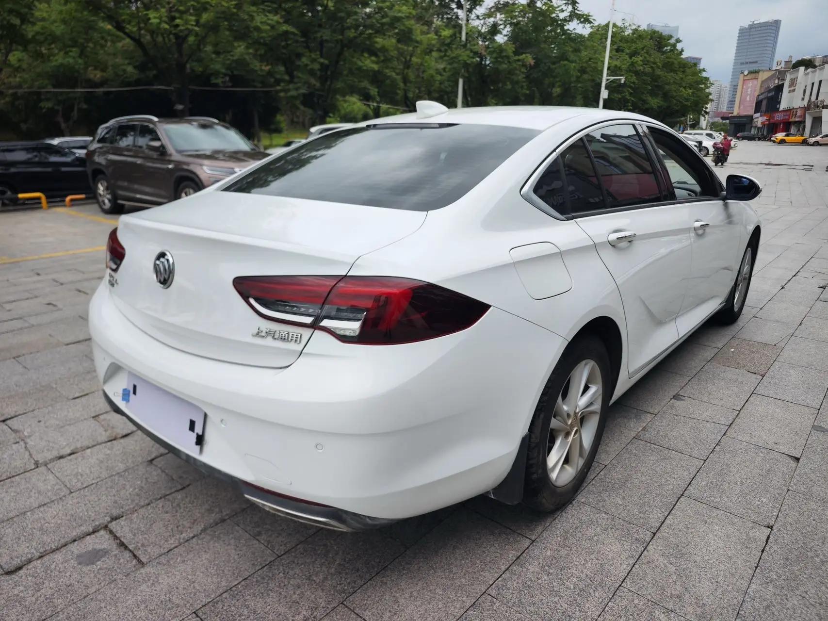Regal 2020 552T Elite 8