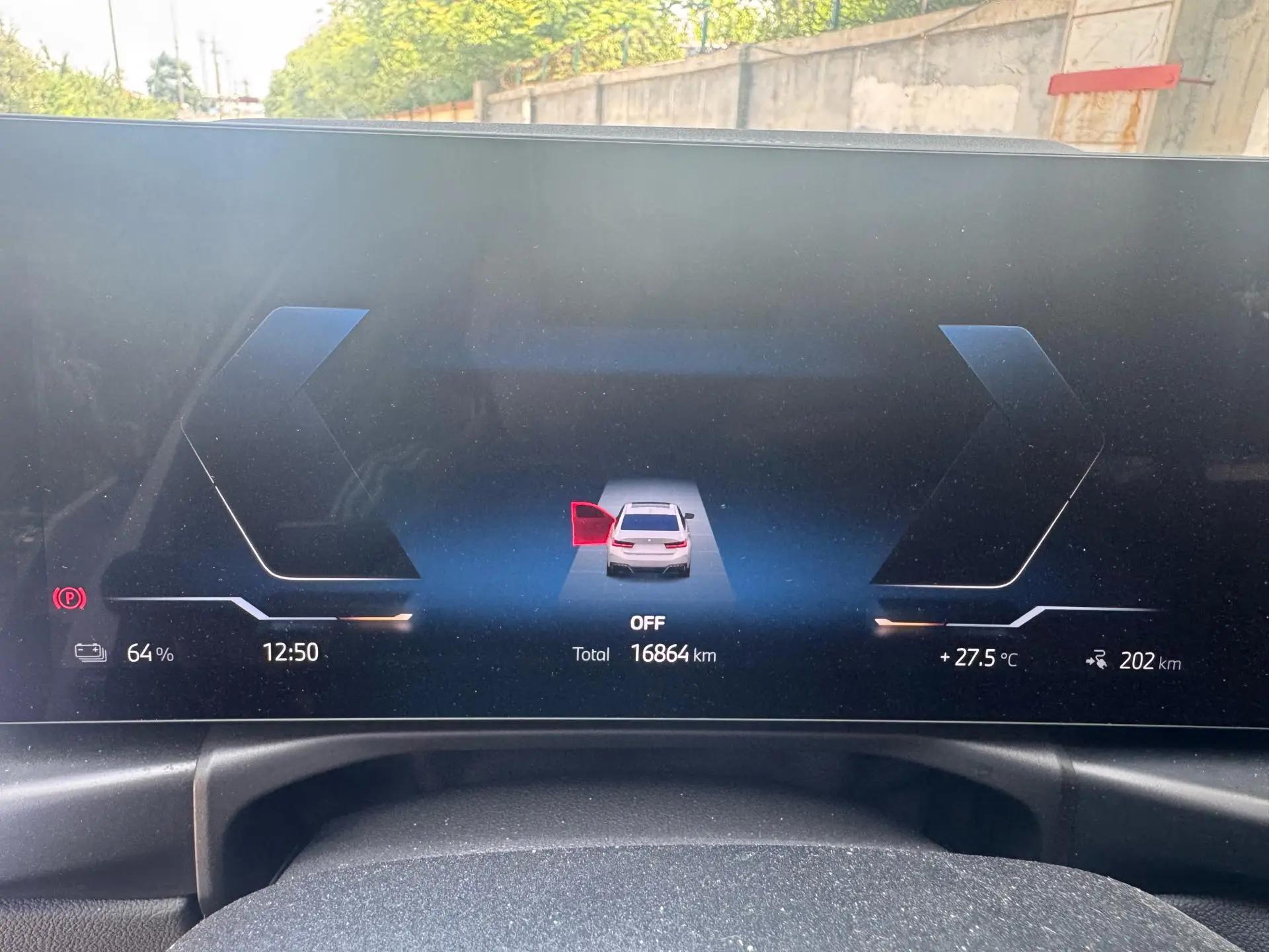 BMW 2025 i3 eDrive 40 L obsidian night suit automatic gear 14