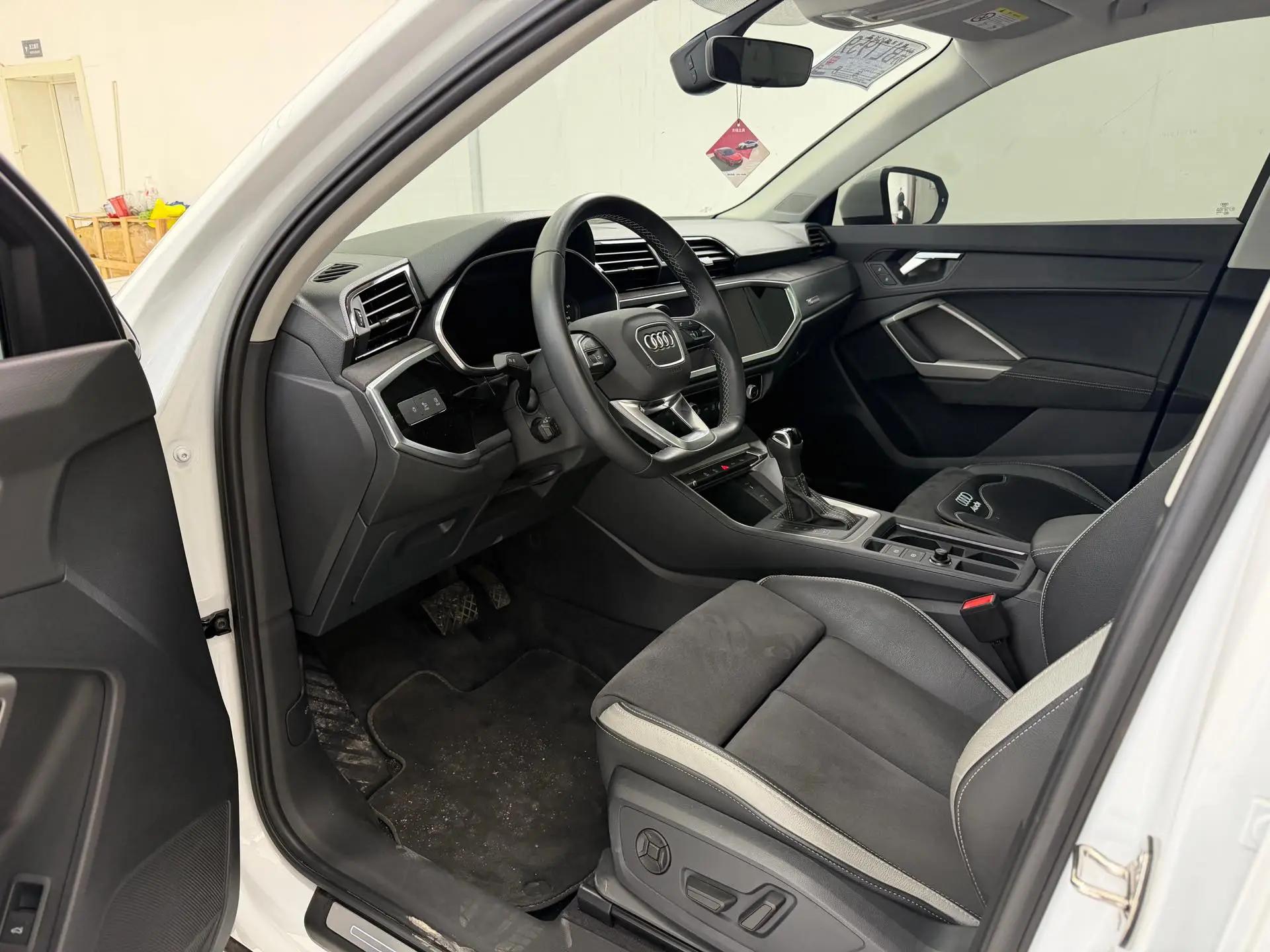 Audi 2023 Q3 1.4TFSI 35TFSI Stylish Dynamic Edition Automatic 4
