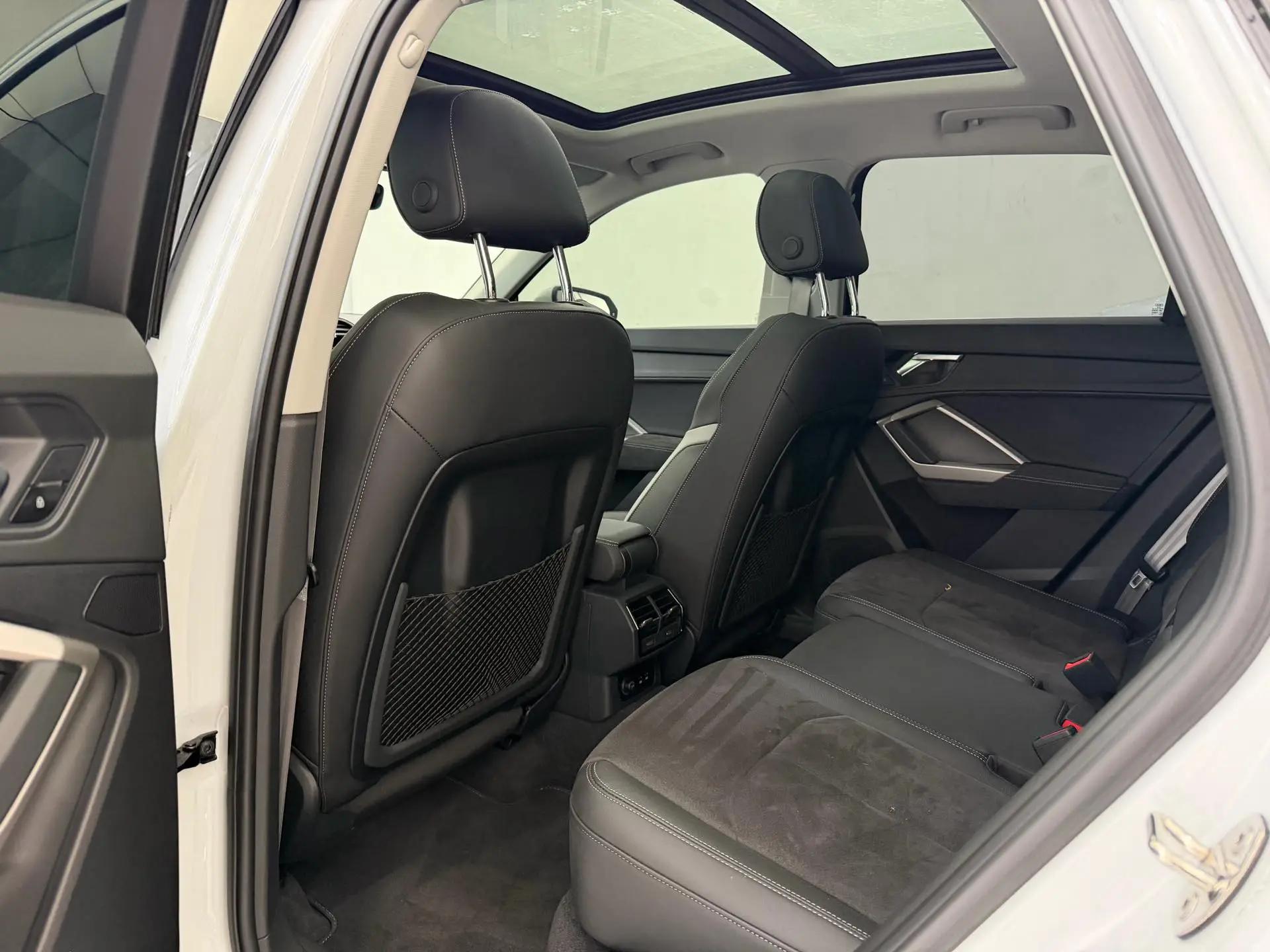 Audi 2023 Q3 1.4TFSI 35TFSI Stylish Dynamic Edition Automatic 5