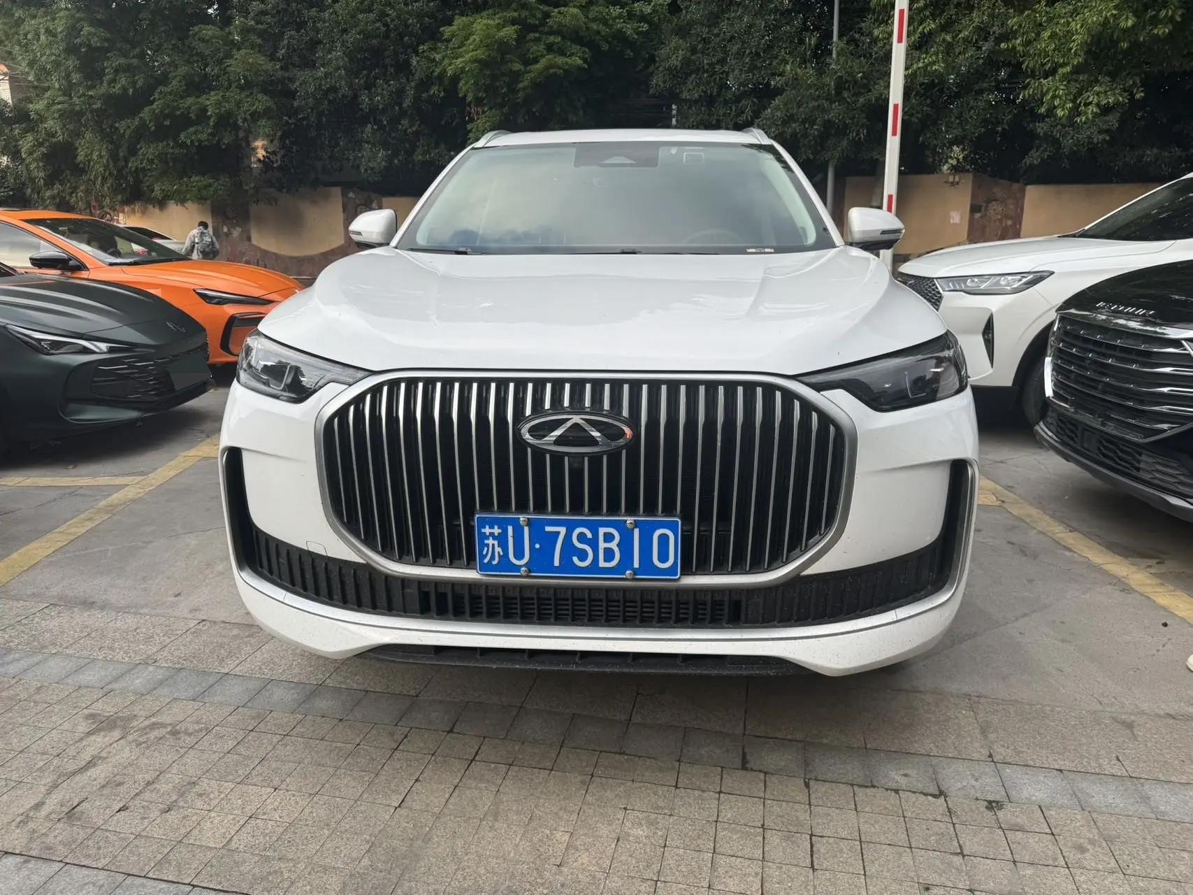 Chery 2025 Ruihu 9 2.0T Two-Drive Premium Edition 7-seat Automatic Gear 2
