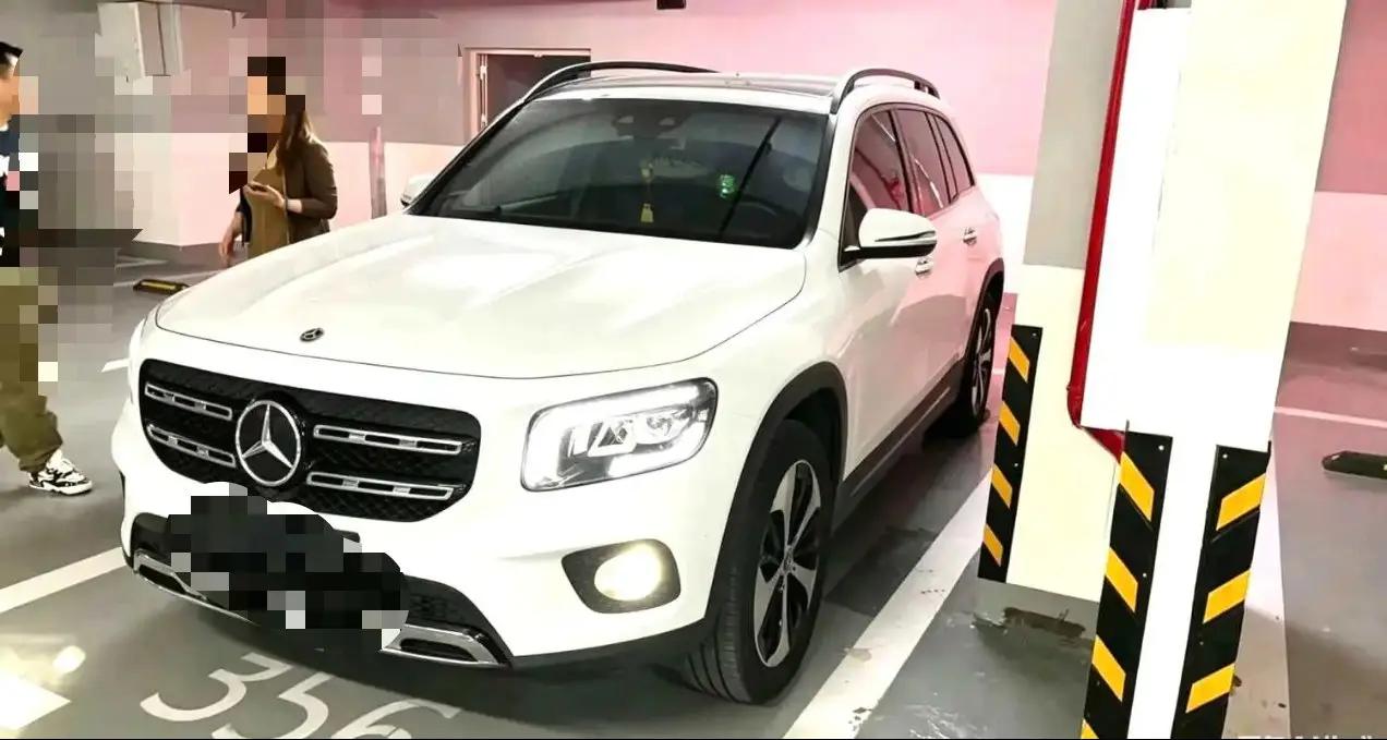 Open image lightbox: Mercedes Benz GLB 2020 model modified GLB 200 dynamic model