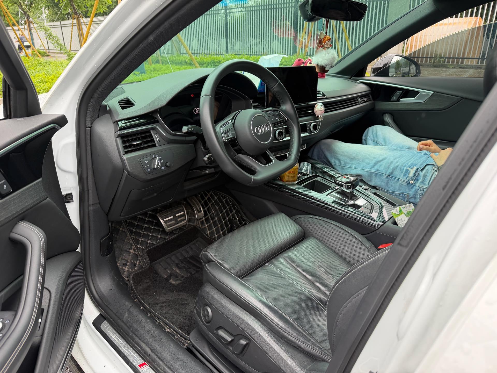 Audi A4L 2023 40 TFSI Deluxe Dynamic 3