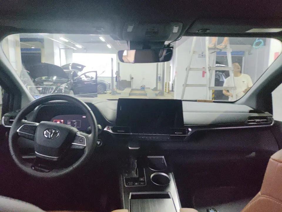 Toyota 2024 Sienna HYBRID 2.5 CVT Prestige ULTRA Edition Automatic 3