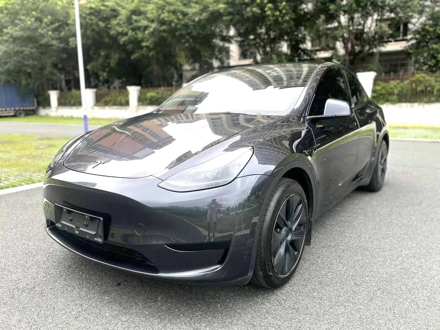 2024 Model Y Rear-Wheel Drive Edition