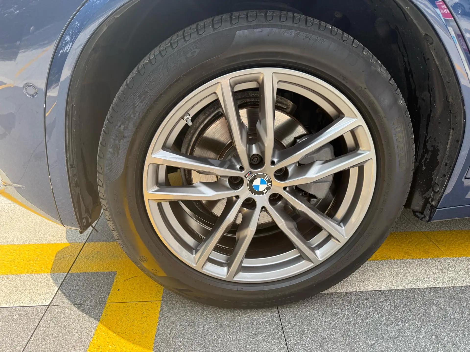 BMW X3 2020 xDrive25i M sports suit 9