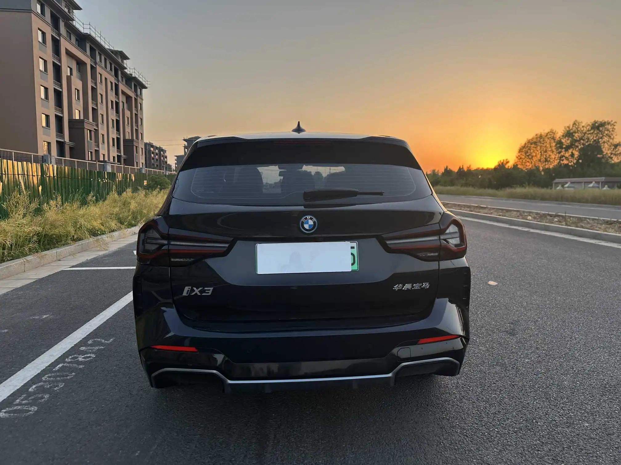BMW iX3 2022 Leading Type 8