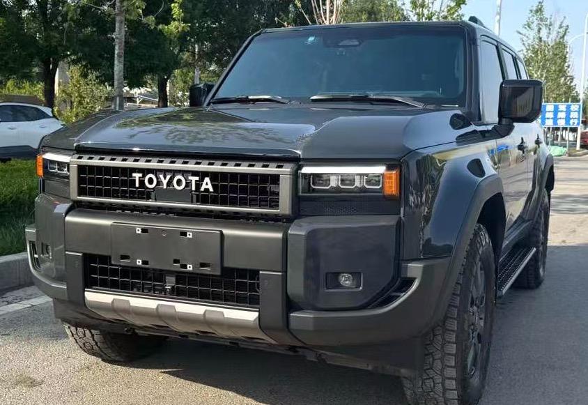 Открыть галерею: Toyota 2024 Prado HEV 2.4T Wild WX Edition 6-seat Automatic Gear