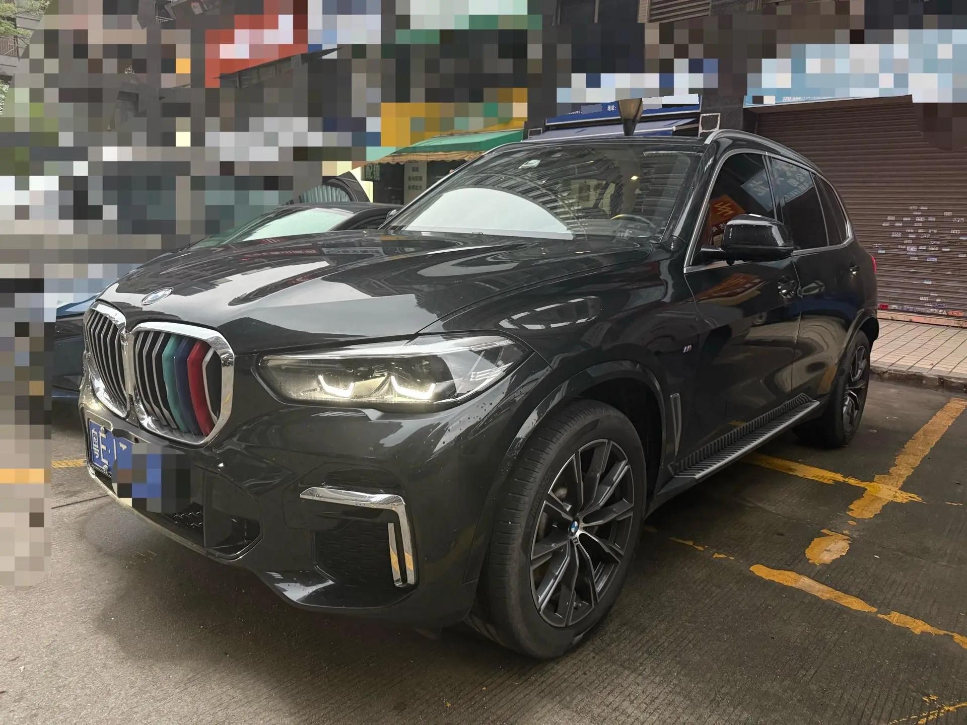 Open image lightbox: BMW X5 2022 xDrive 30Li M sports set