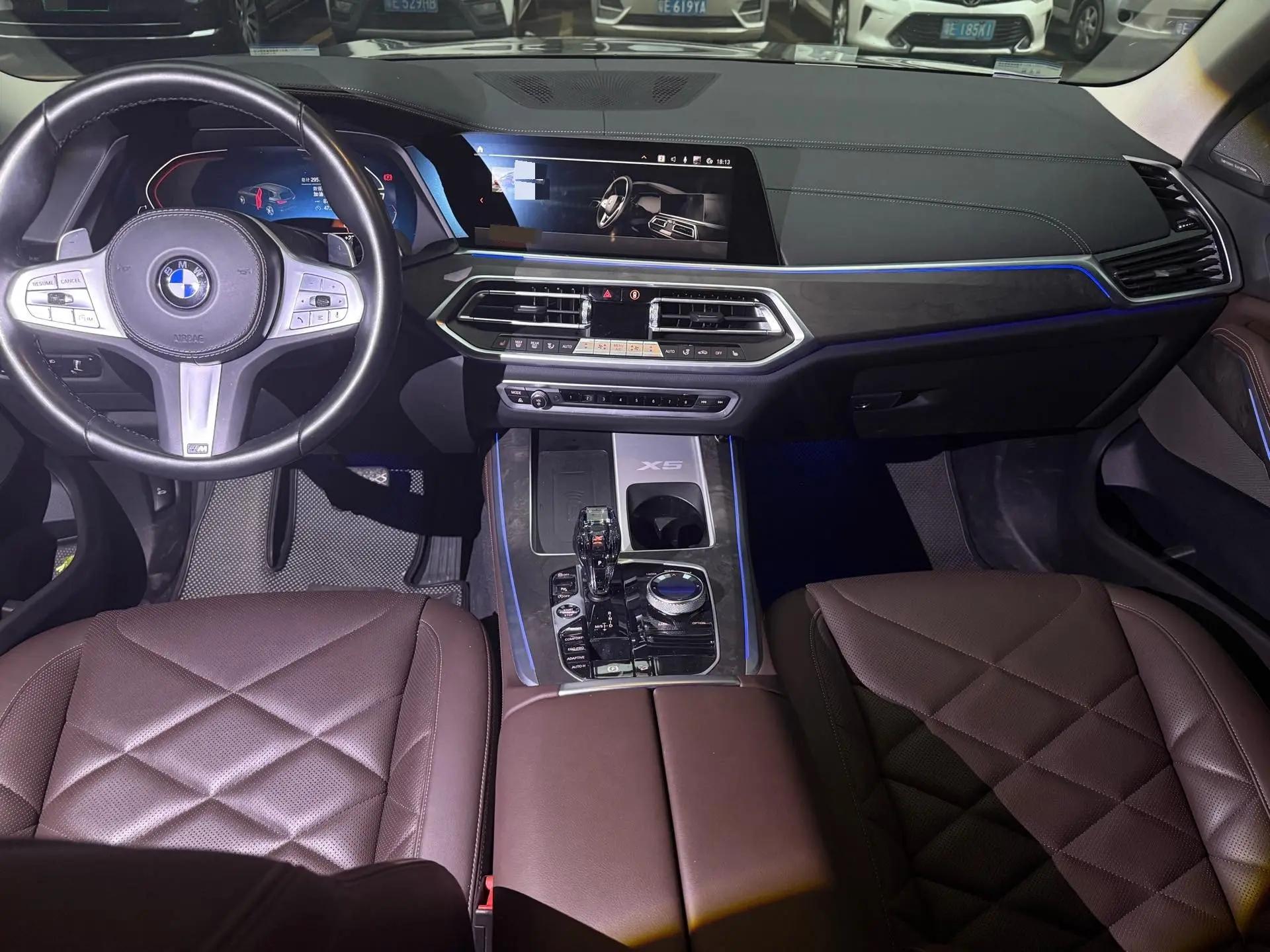 BMW X5 2022 xDrive 30Li M sports set 4