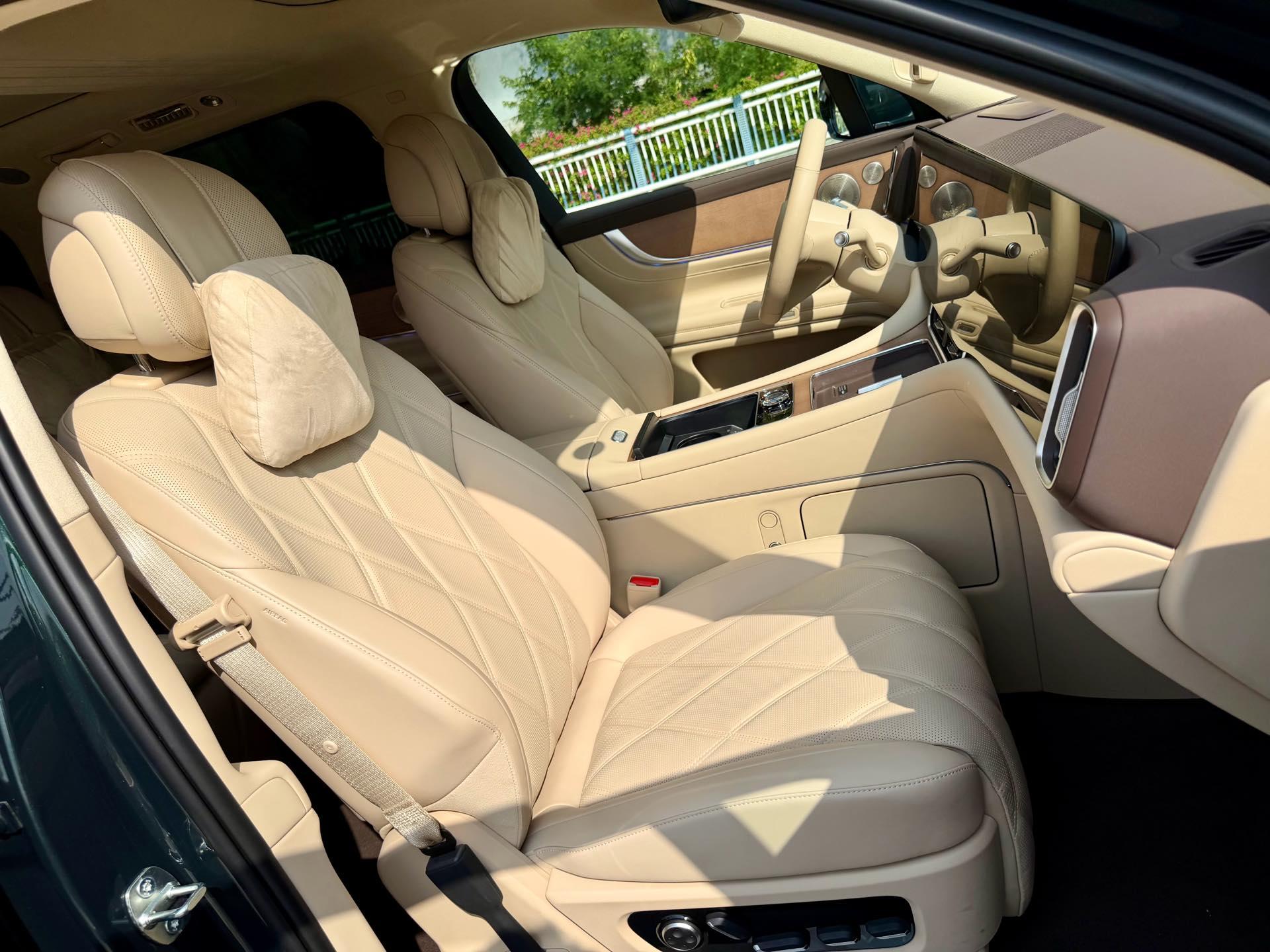 AITO 2025 AITO M9 EV Pure Electric Ultra Edition 100kWh6-seat Edition Automatic Gear 16