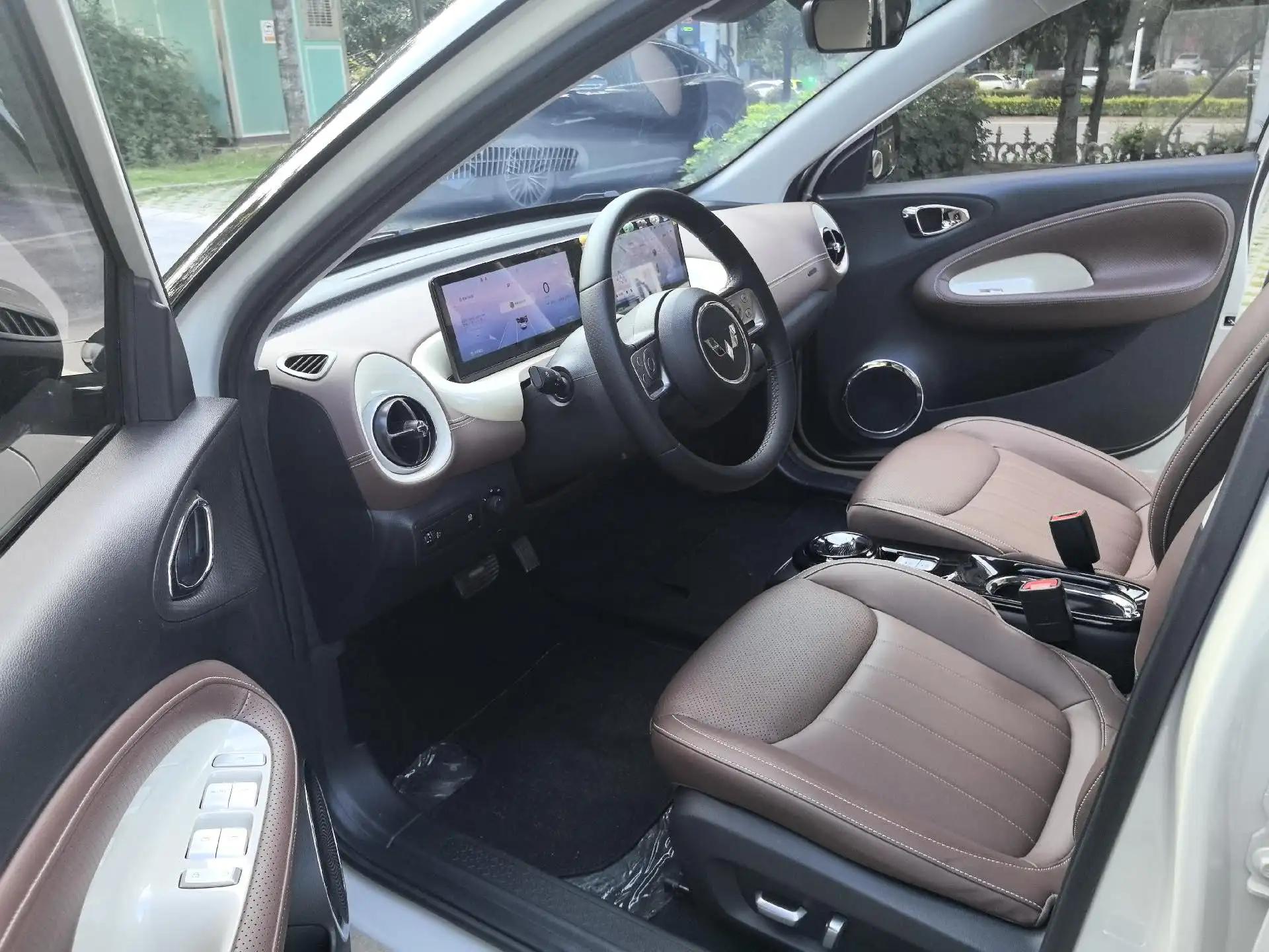 WuLing Plantronics 2023 410km LingBox Premium 5
