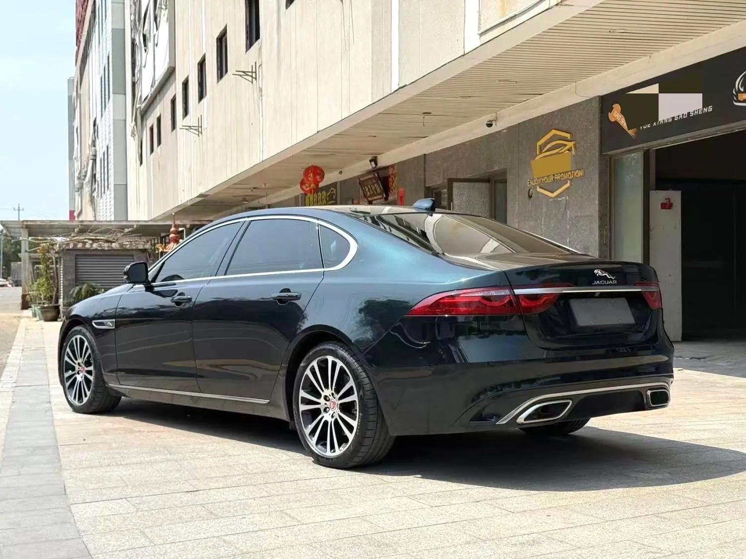 Jaguar XFL 2024 2.0T P 12500.00g Drive Premium Deluxe Edition 3