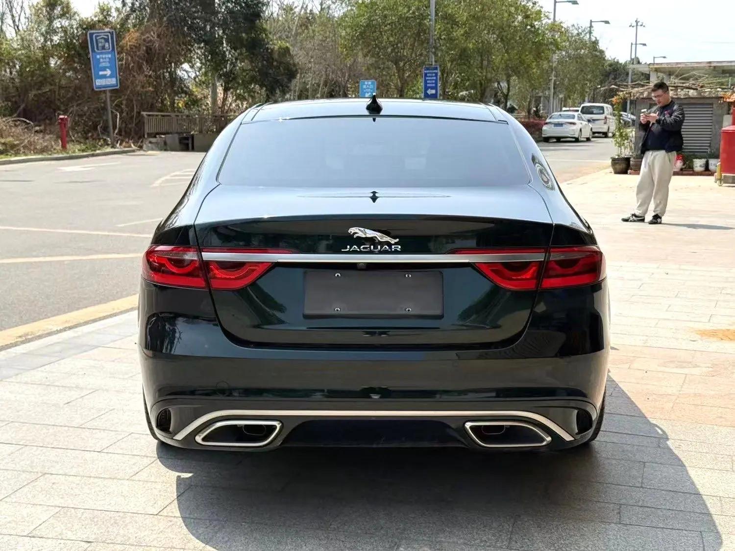 Jaguar XFL 2024 2.0T P 12500.00g Drive Premium Deluxe Edition 7