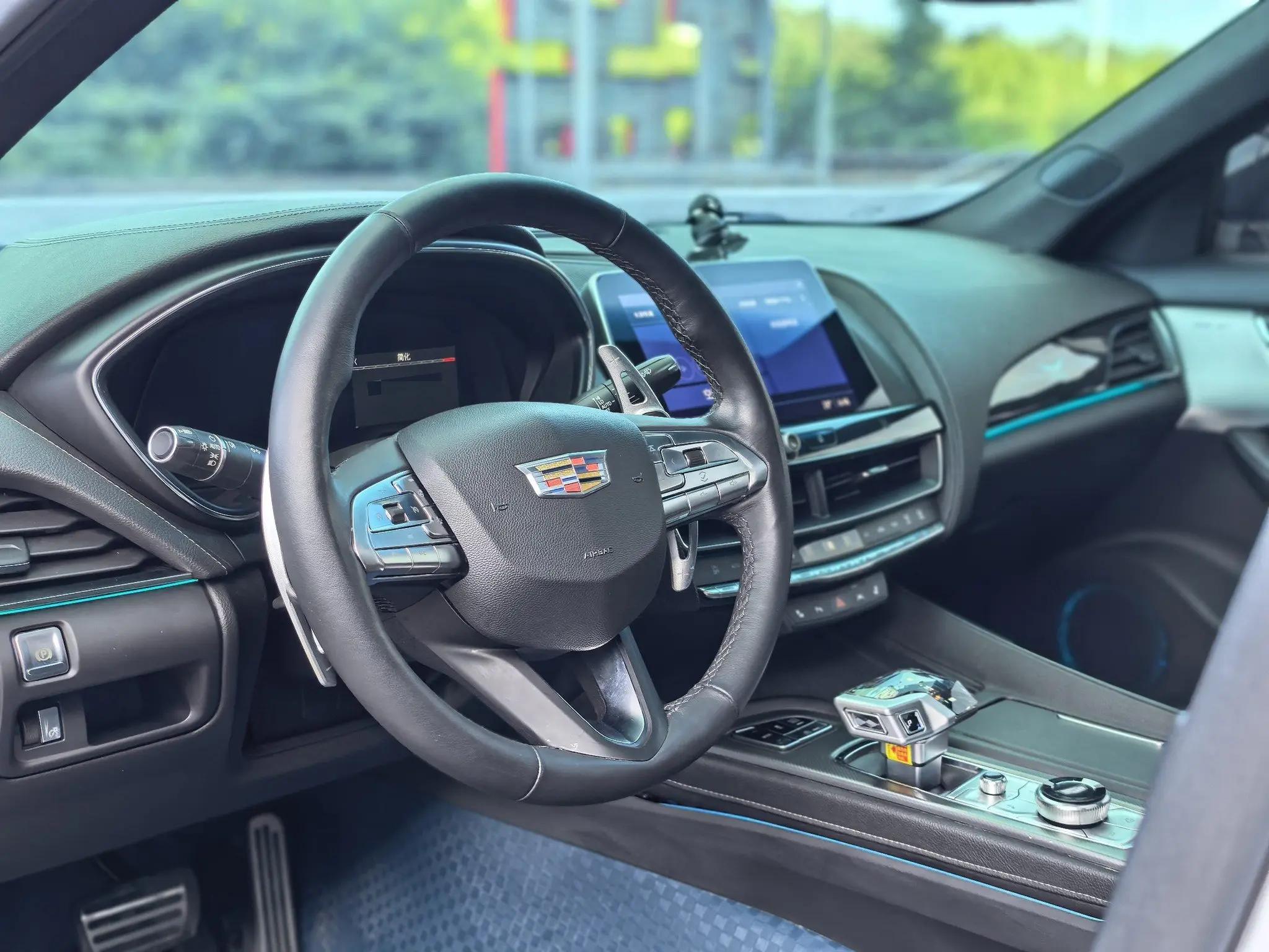 Cadillac CT5 2021 28T Honorable Model 5