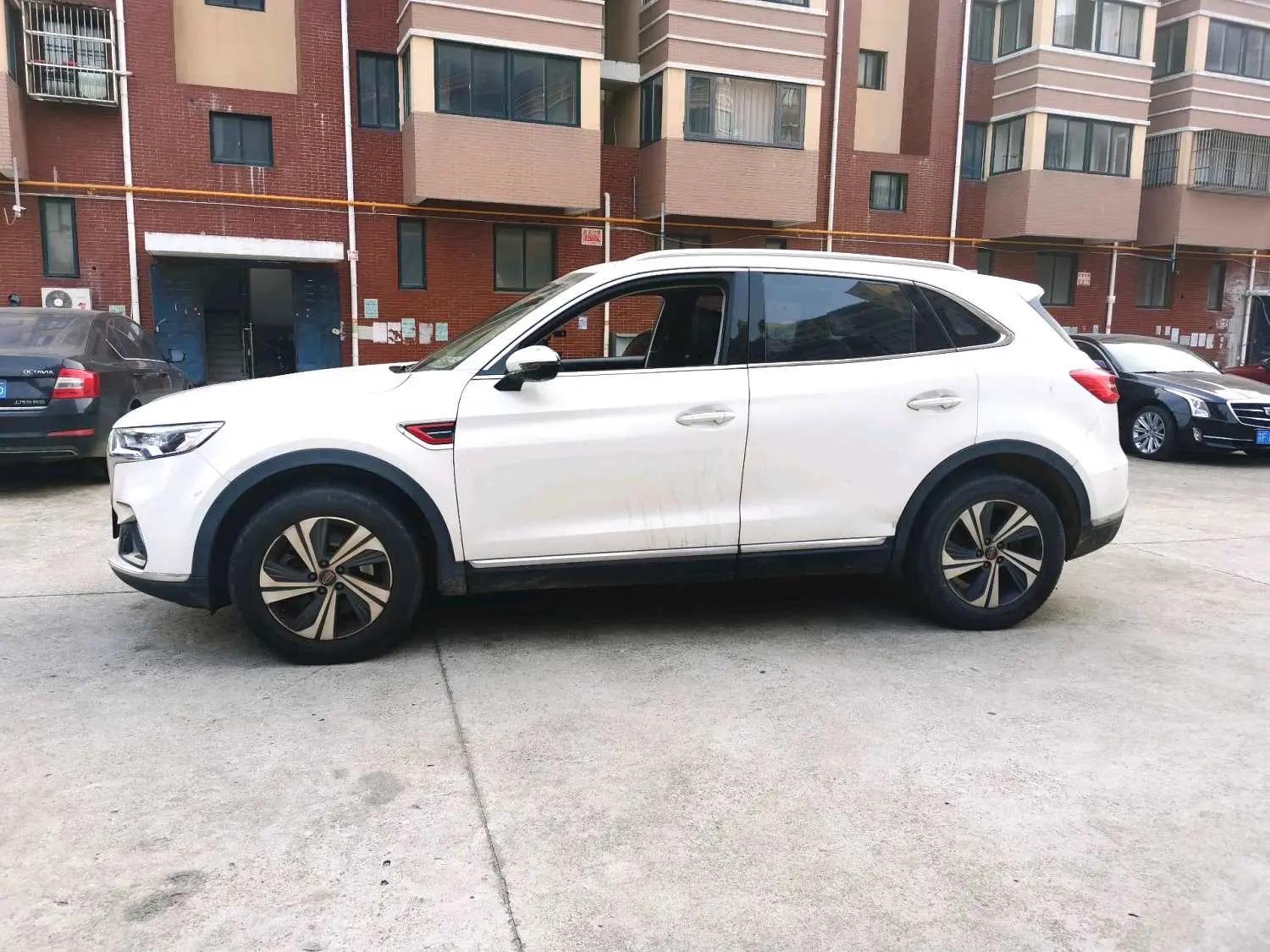 HongQi HS5 2019 2.0T Zhilian Flag Edition 2