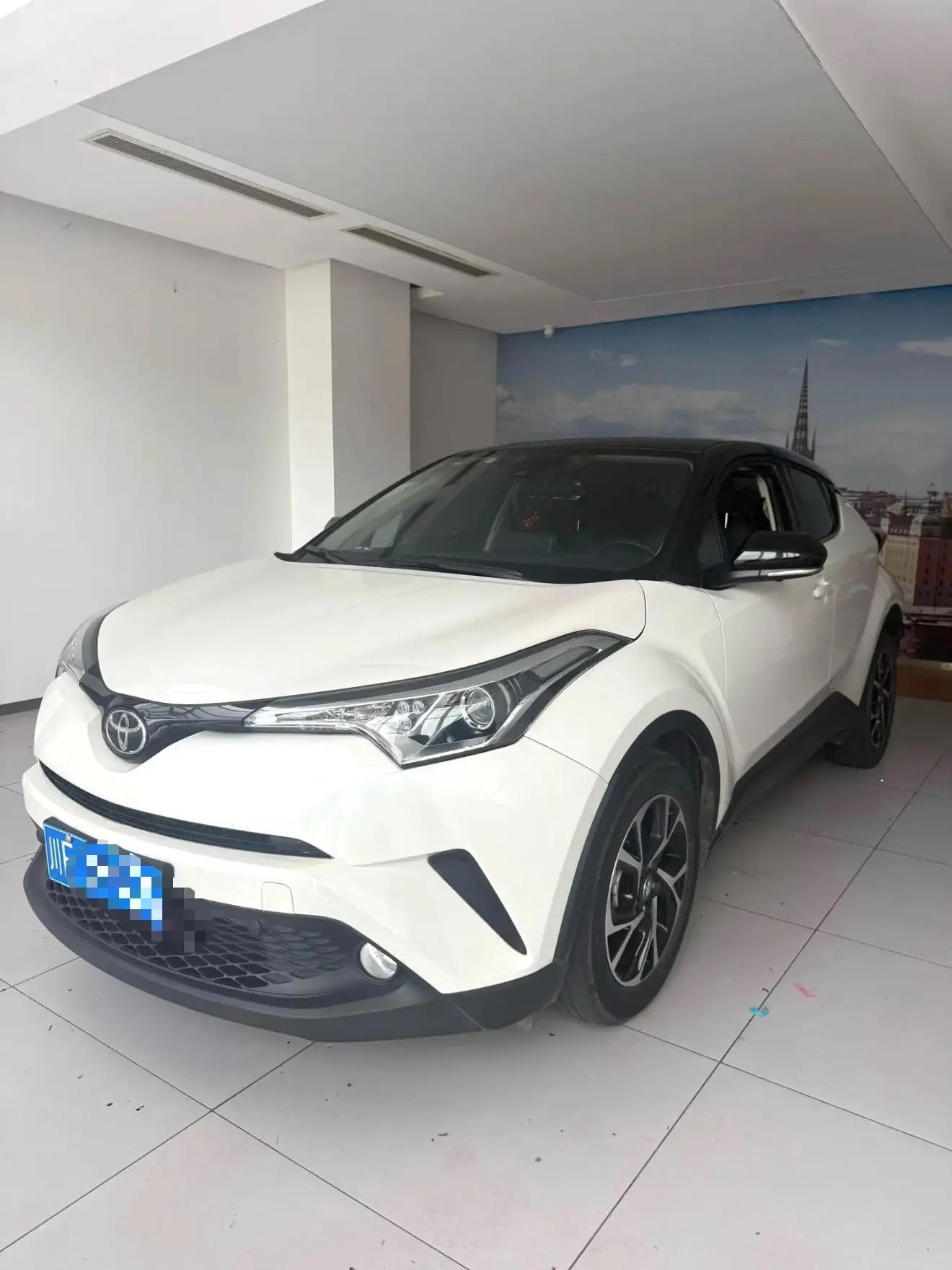 Открыть галерею: Toyota C- HR 2018 2.0L Leading Skylight Version Country V
