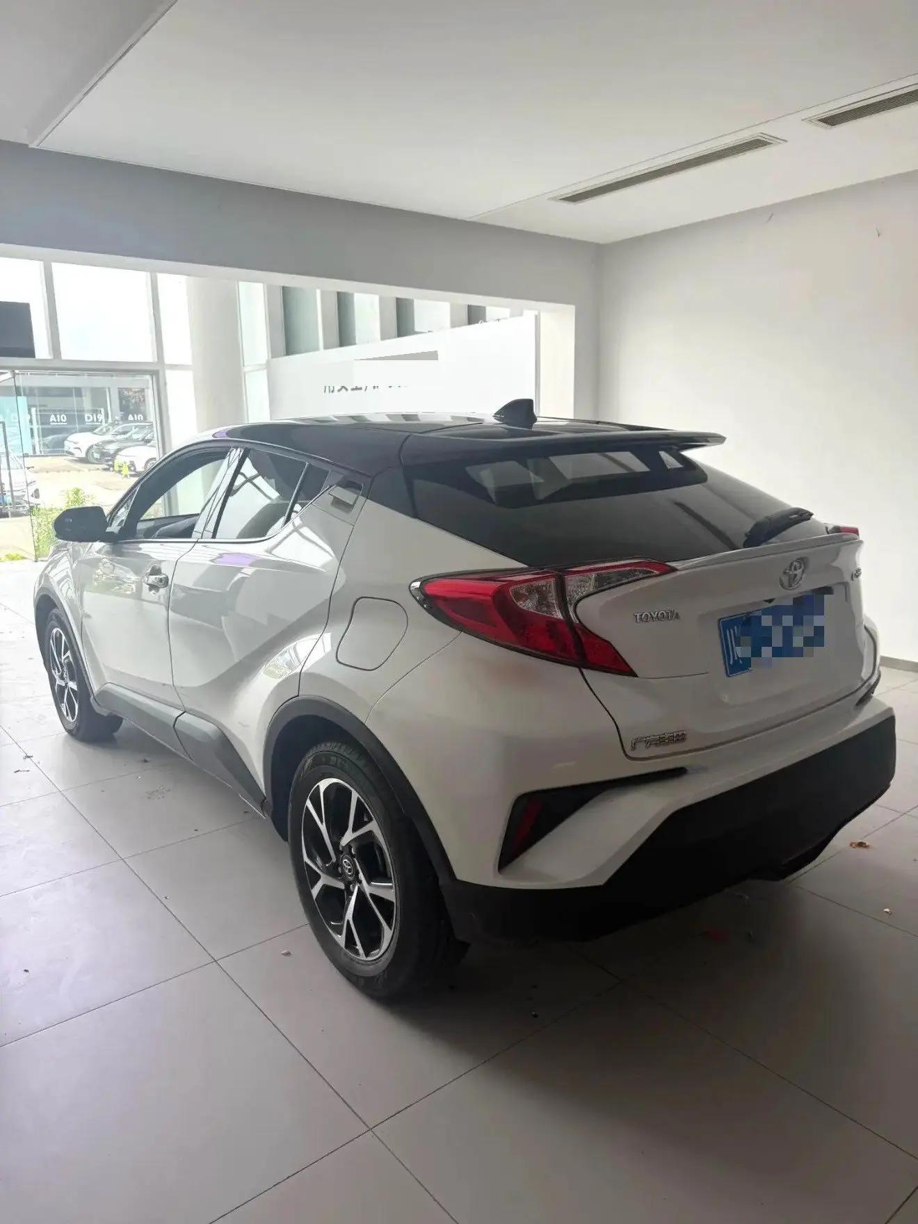 Toyota C- HR 2018 2.0L Leading Skylight Version Country V 3