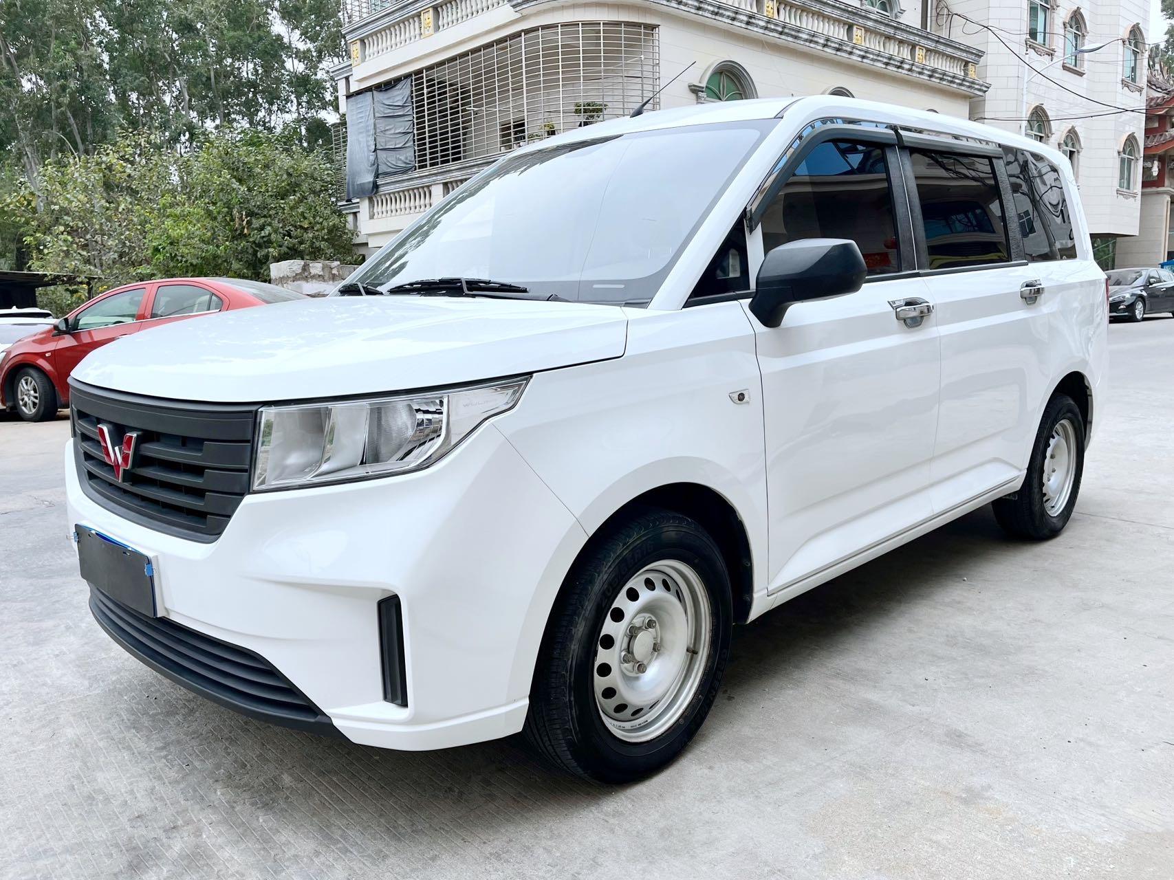 WuLing Hongguang PLUS 2020 1.5L Manual Standard 8
