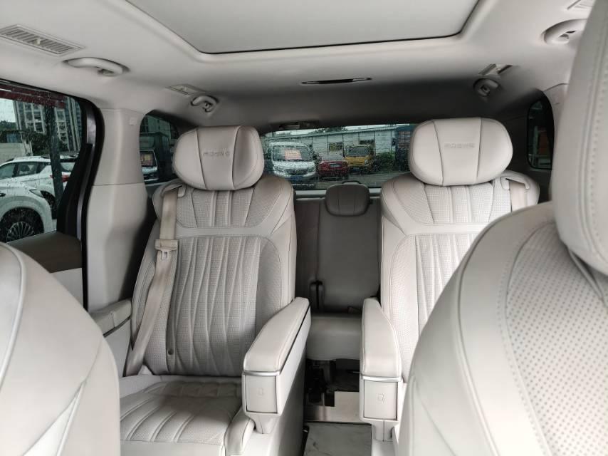 Roewe iMAX8 2023 400TGI Premium Edition 9