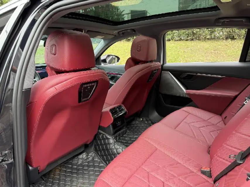 BMW 2025 i5 eDrive 35L Deluxe Set Automatic Gear 8