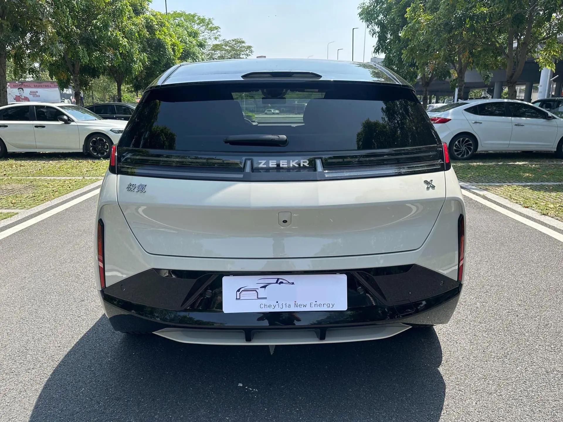 Zeekr 2025 Zeekr X Four-Seat Rear-Wheel-Drive Magic Cube Edition Automatic 8