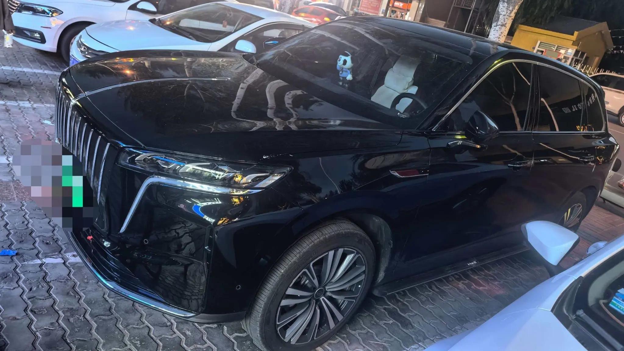 Открыть галерею: HongQi 2026 HS6 PHEV 1.5T 240 Smart Hybrid Automatic Gear