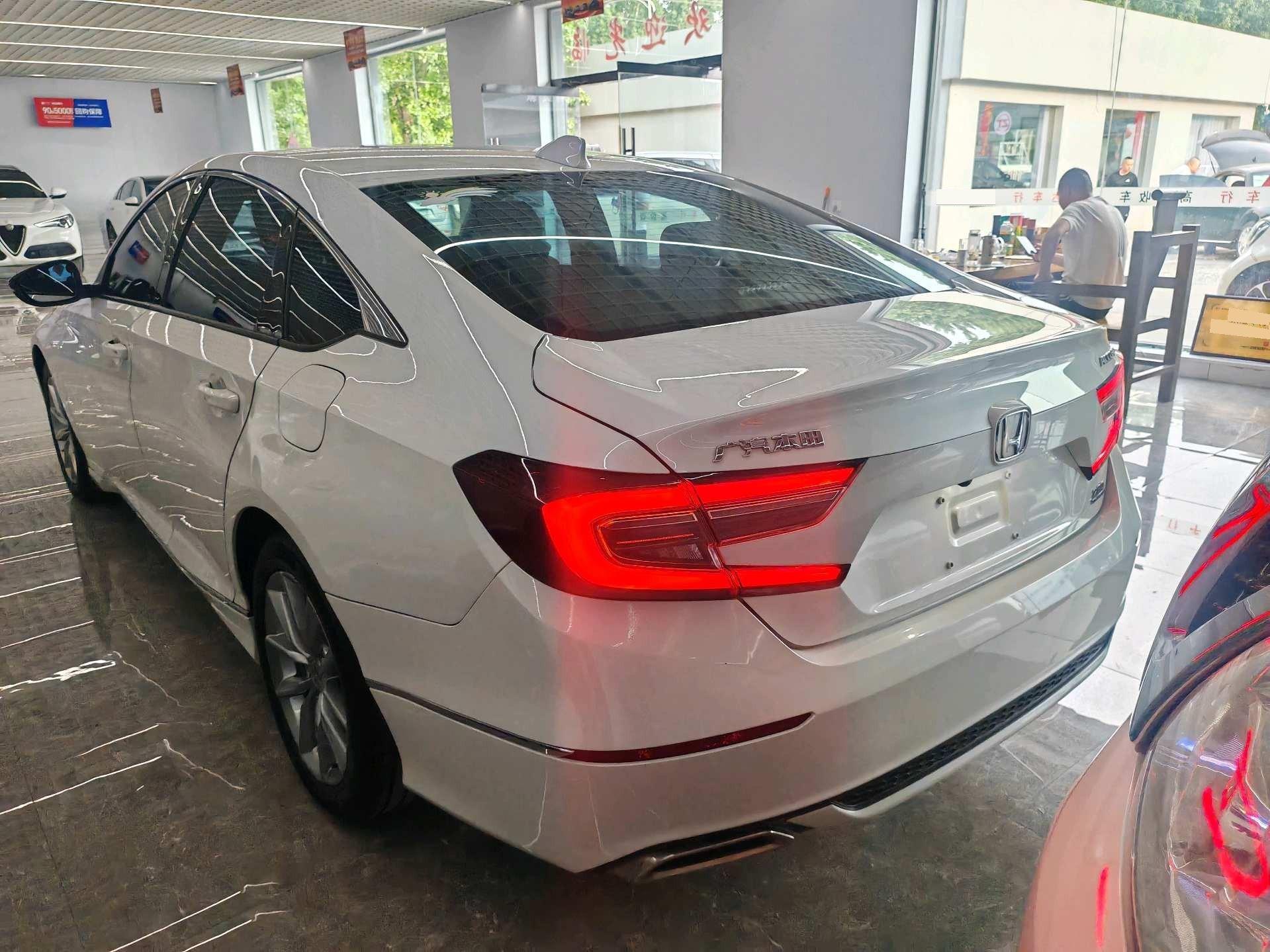 Accord 2022 260TURBO Deluxe Edition 4