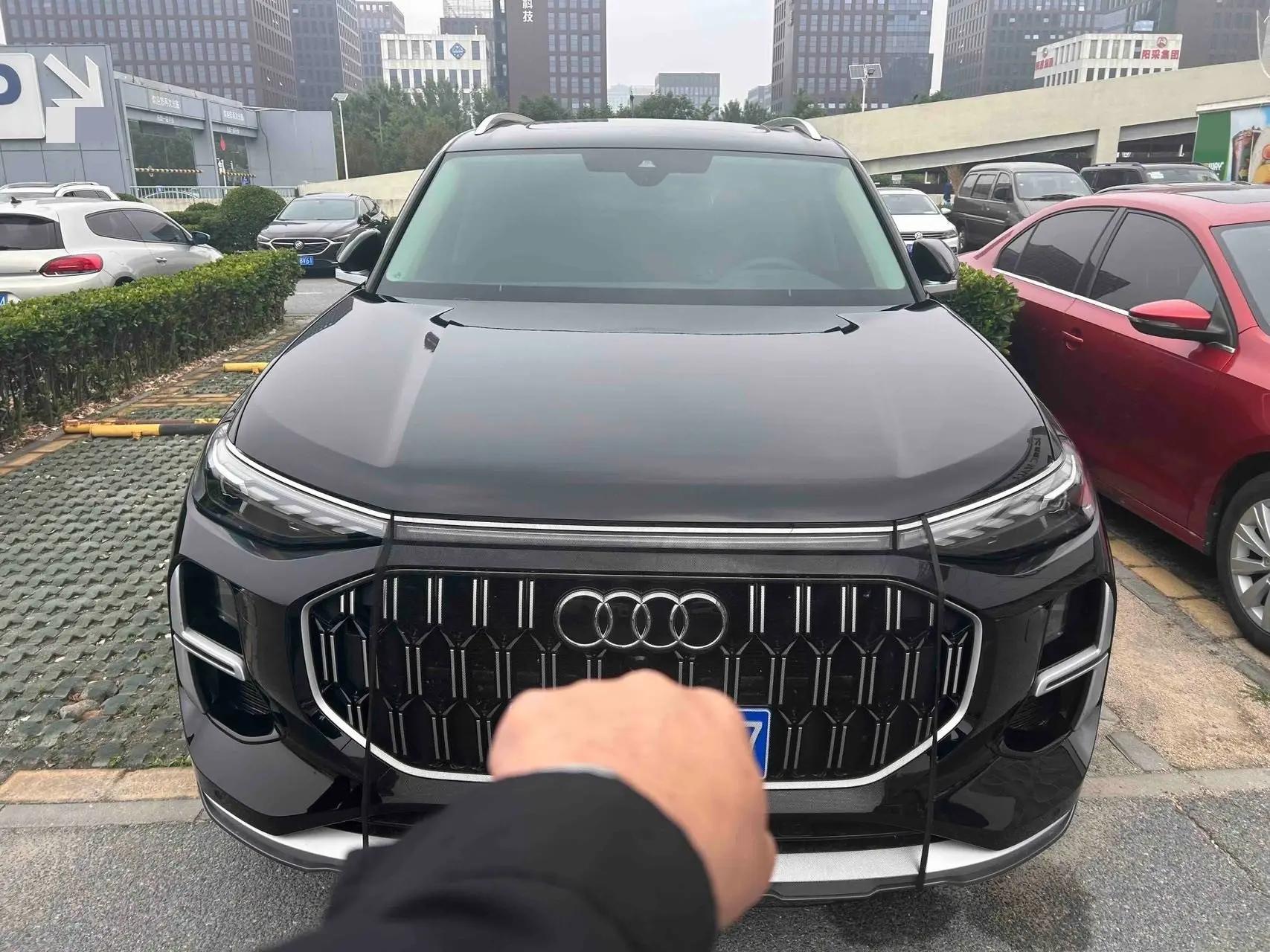 Audi 2025 Q6 2.0TFSI 40TFSI Quattro Commemorative Edition Yu Lin Set 7-seat Automatic Block 2