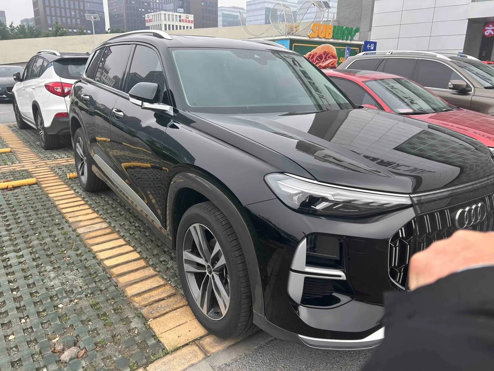 Audi 2025 Q6 2.0TFSI 40TFSI Quattro Commemorative Edition Yu Lin Set 7-seat Automatic Block 3