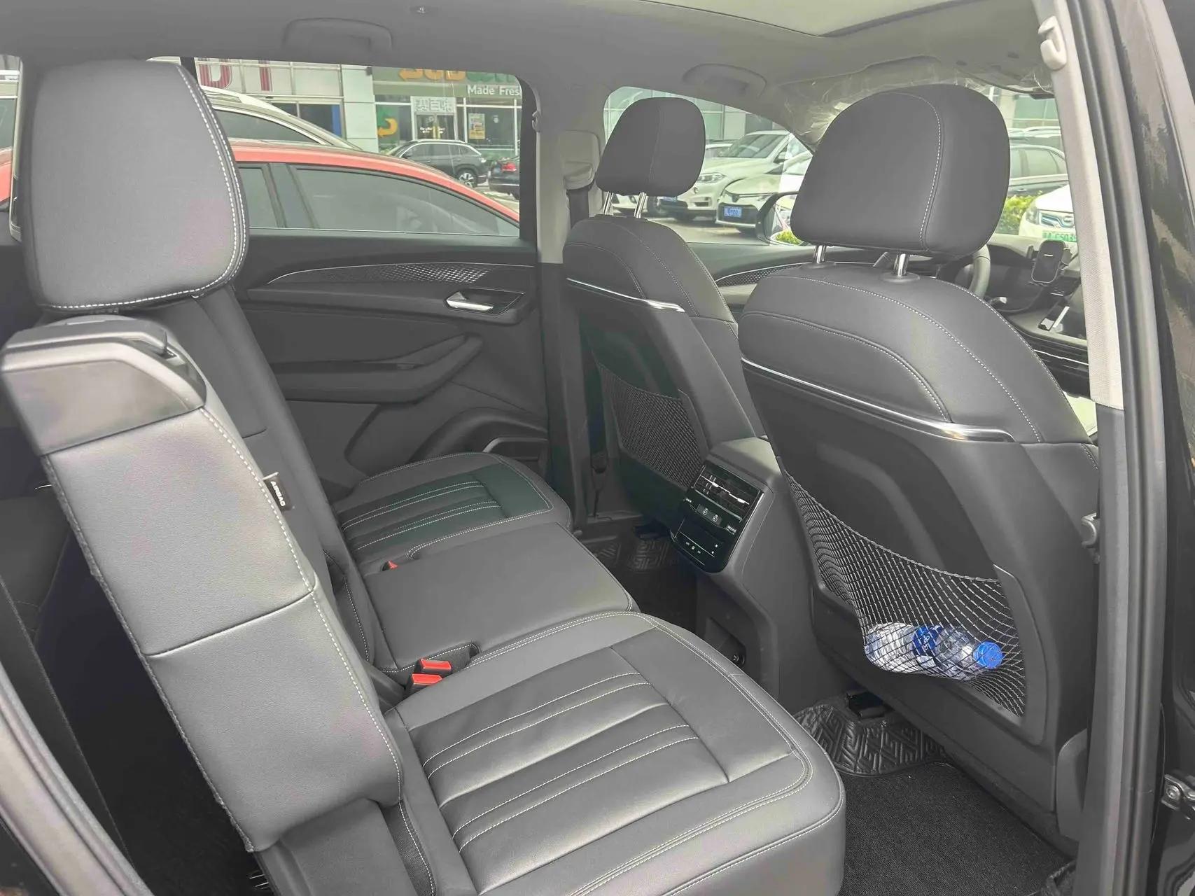 Audi 2025 Q6 2.0TFSI 40TFSI Quattro Commemorative Edition Yu Lin Set 7-seat Automatic Block 4