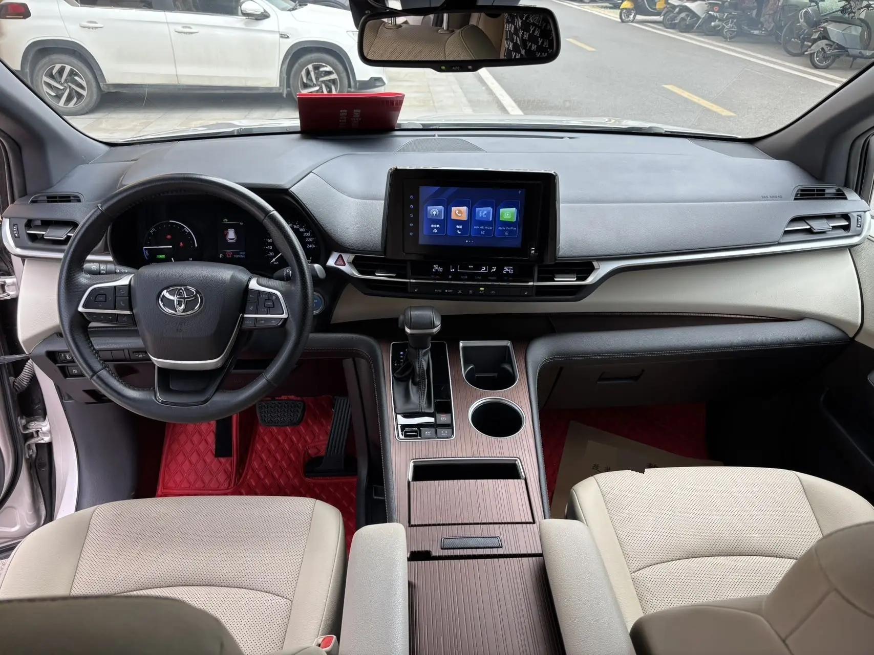 Toyota 2023 Sana 2.5 Stepless Deluxe Edition Automatic Gear 11