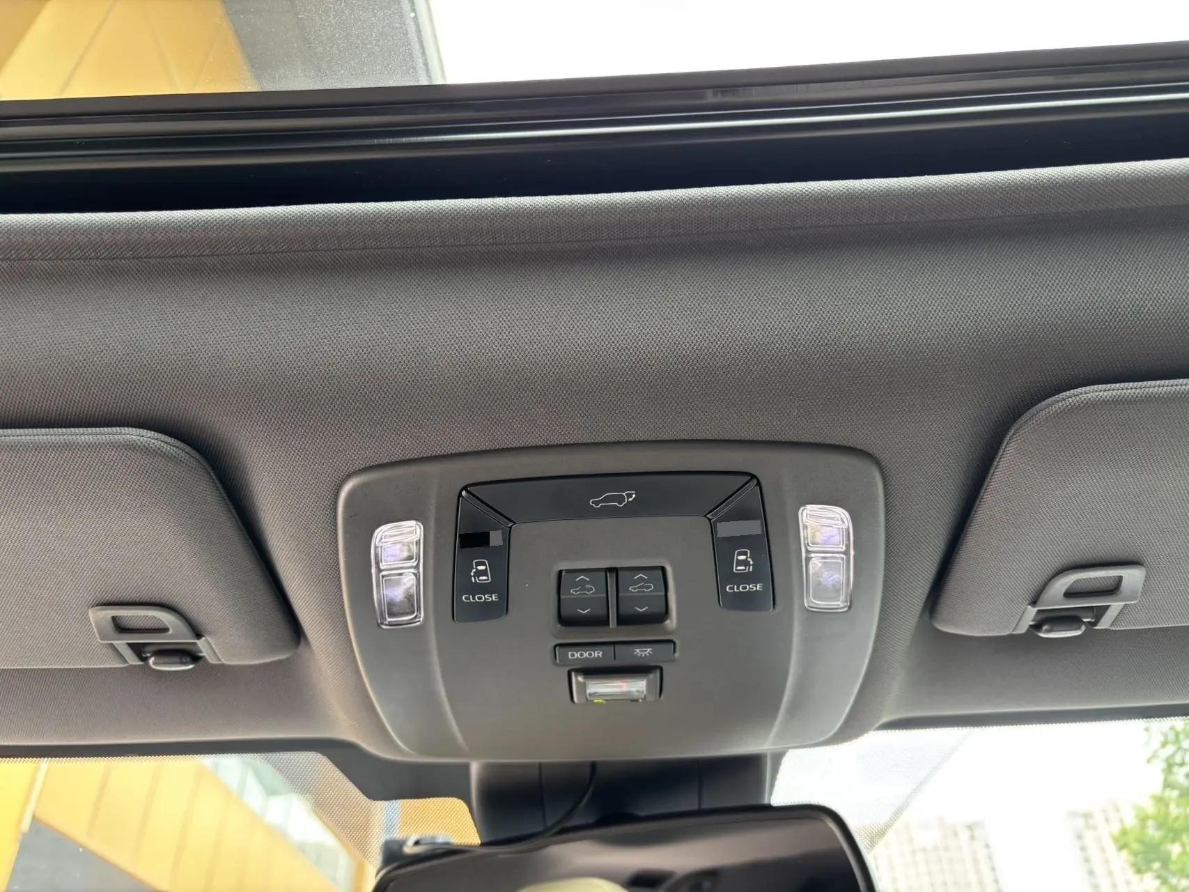 Toyota 2023 Sana 2.5 Stepless Deluxe Edition Automatic Gear 12