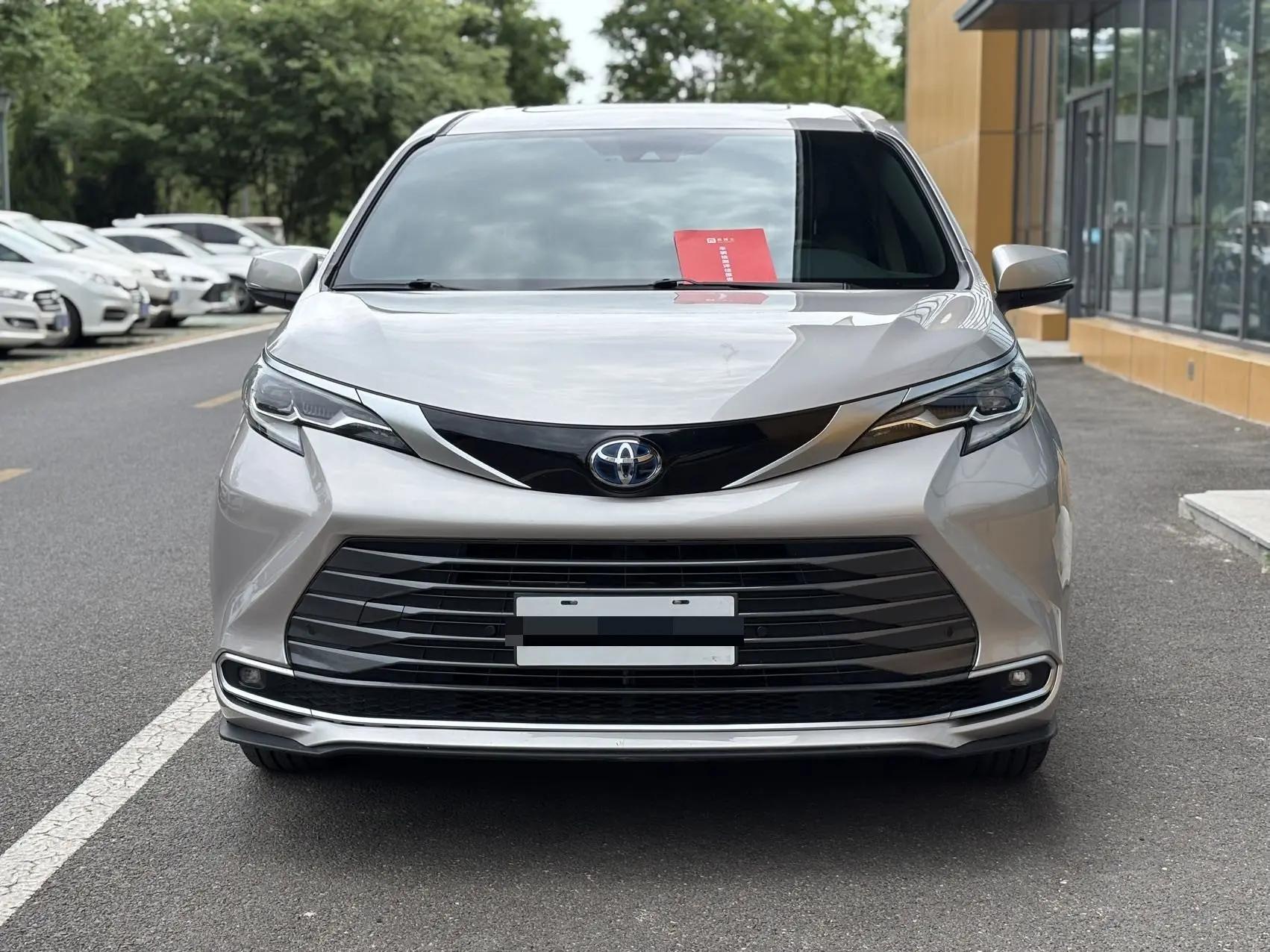 Toyota 2023 Sana 2.5 Stepless Deluxe Edition Automatic Gear 2