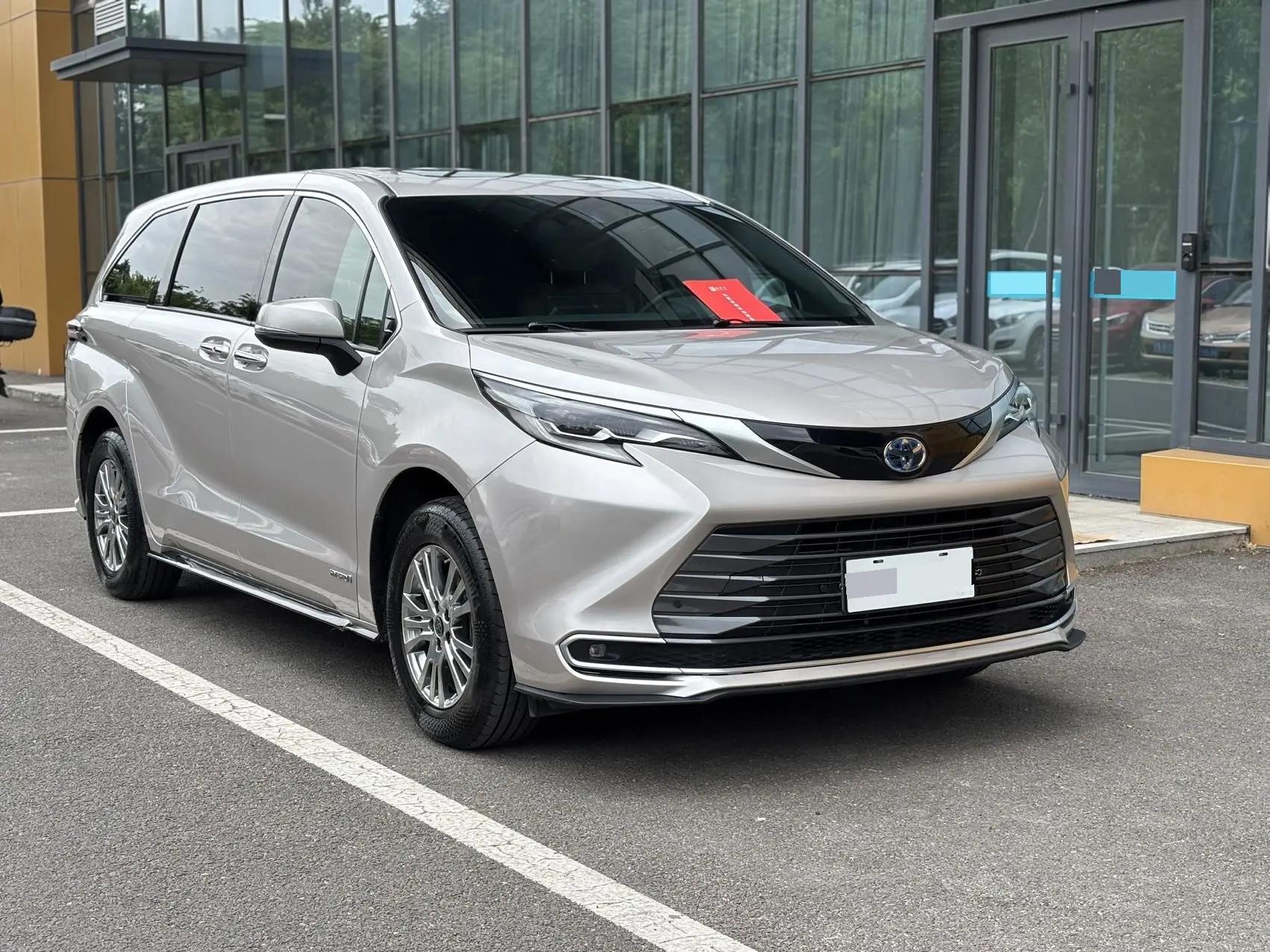 Toyota 2023 Sana 2.5 Stepless Deluxe Edition Automatic Gear 3