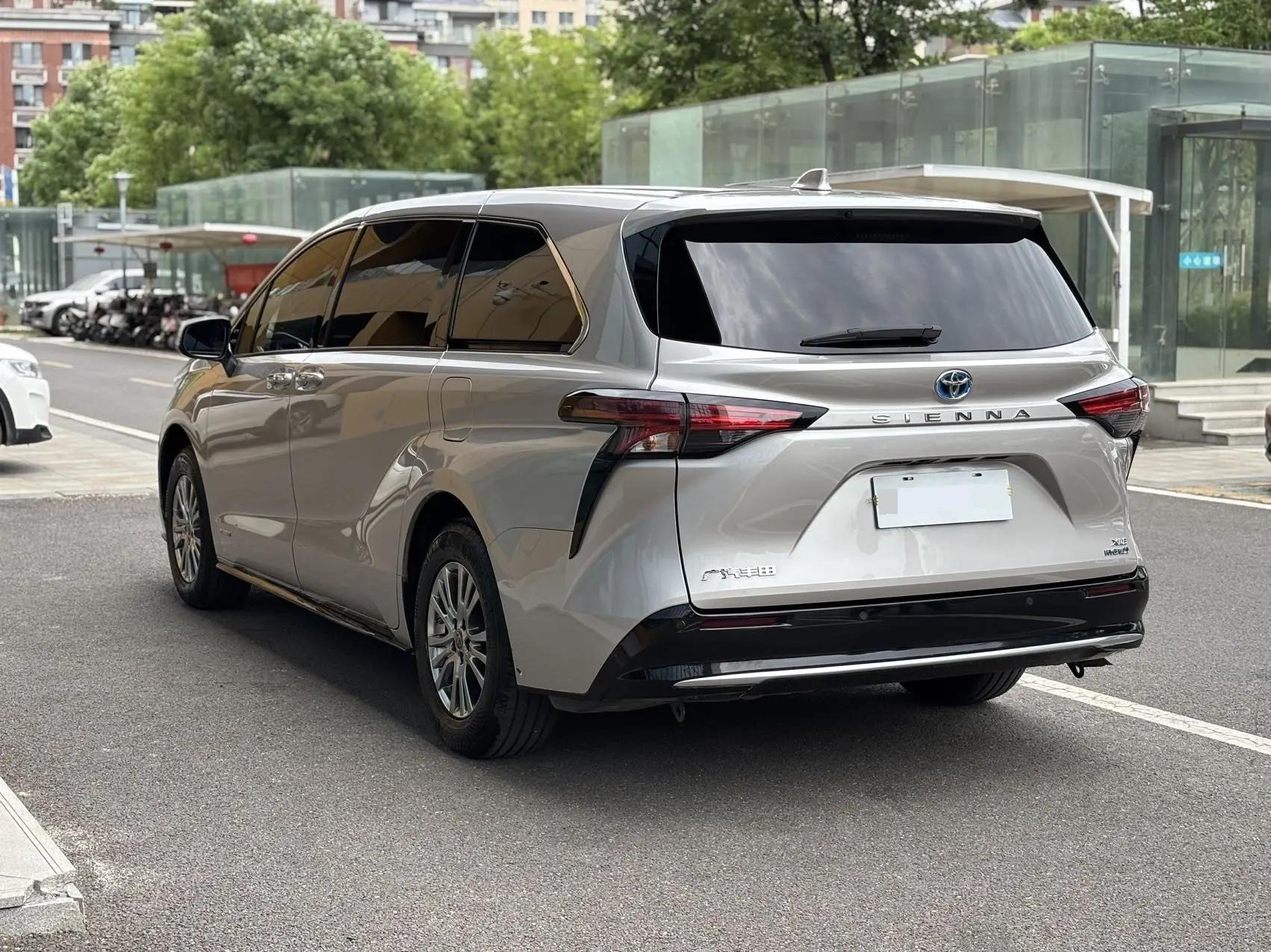 Toyota 2023 Sana 2.5 Stepless Deluxe Edition Automatic Gear 6