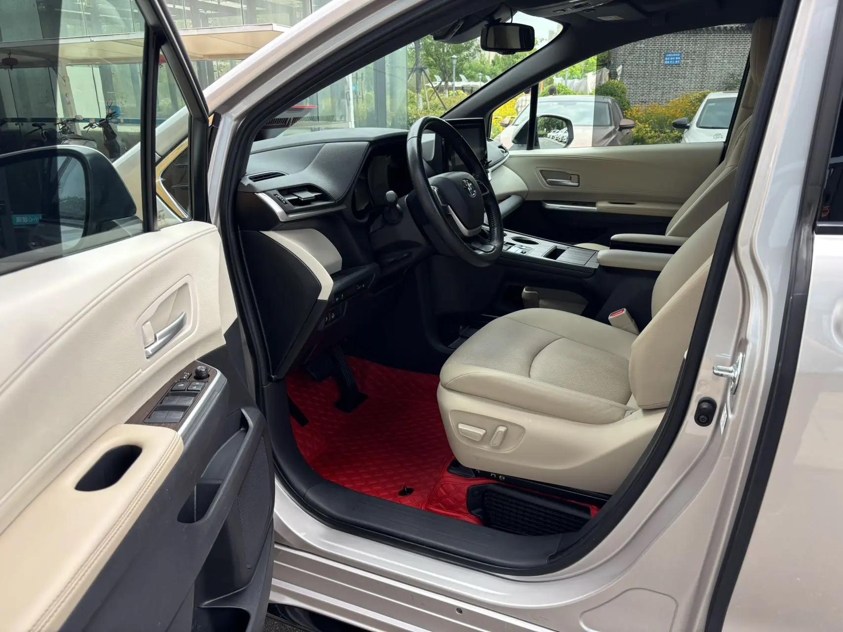 Toyota 2023 Sana 2.5 Stepless Deluxe Edition Automatic Gear 7