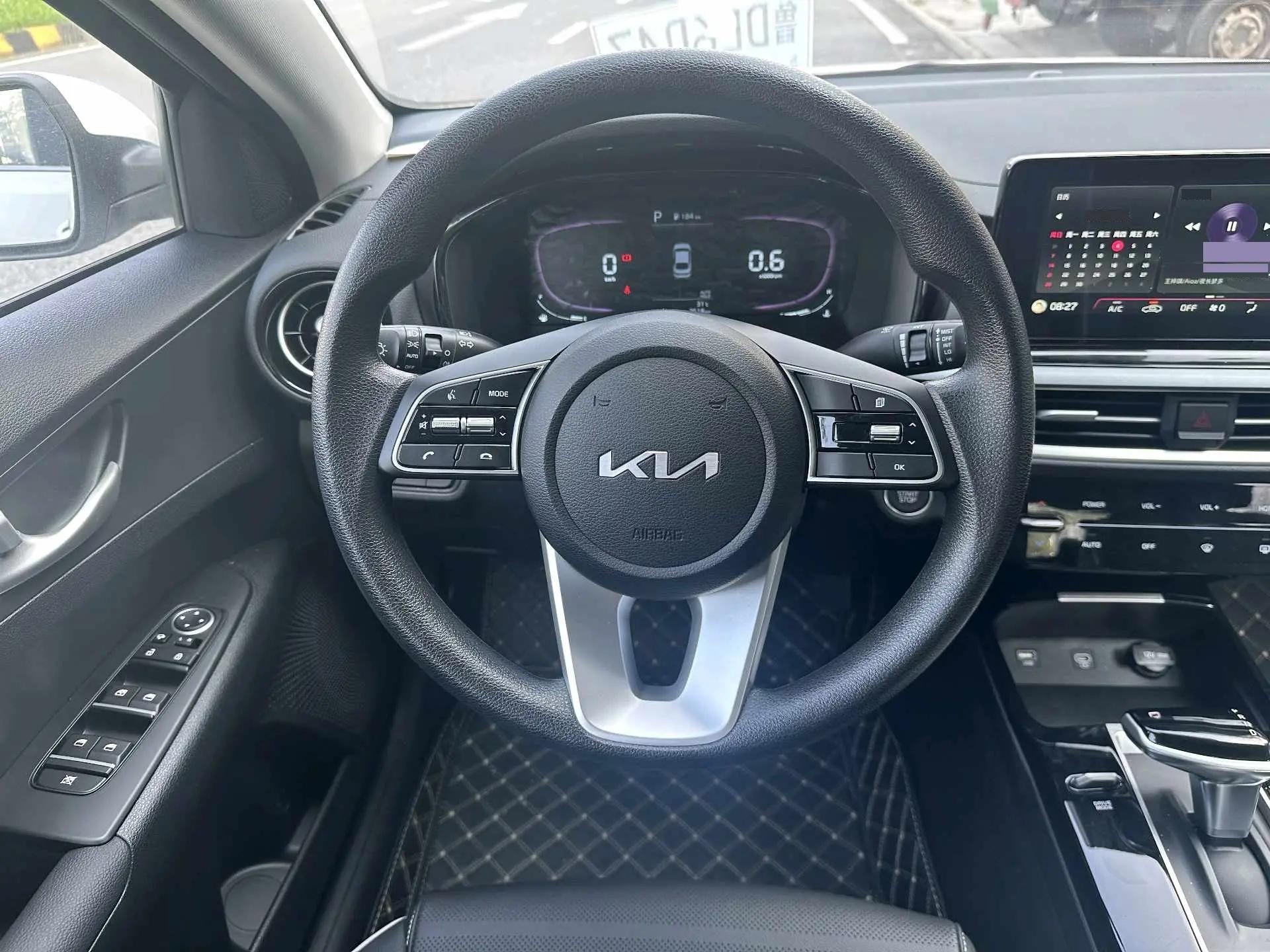 Kia K3 2024 1.5L CVT Comfort Premium Edition 4