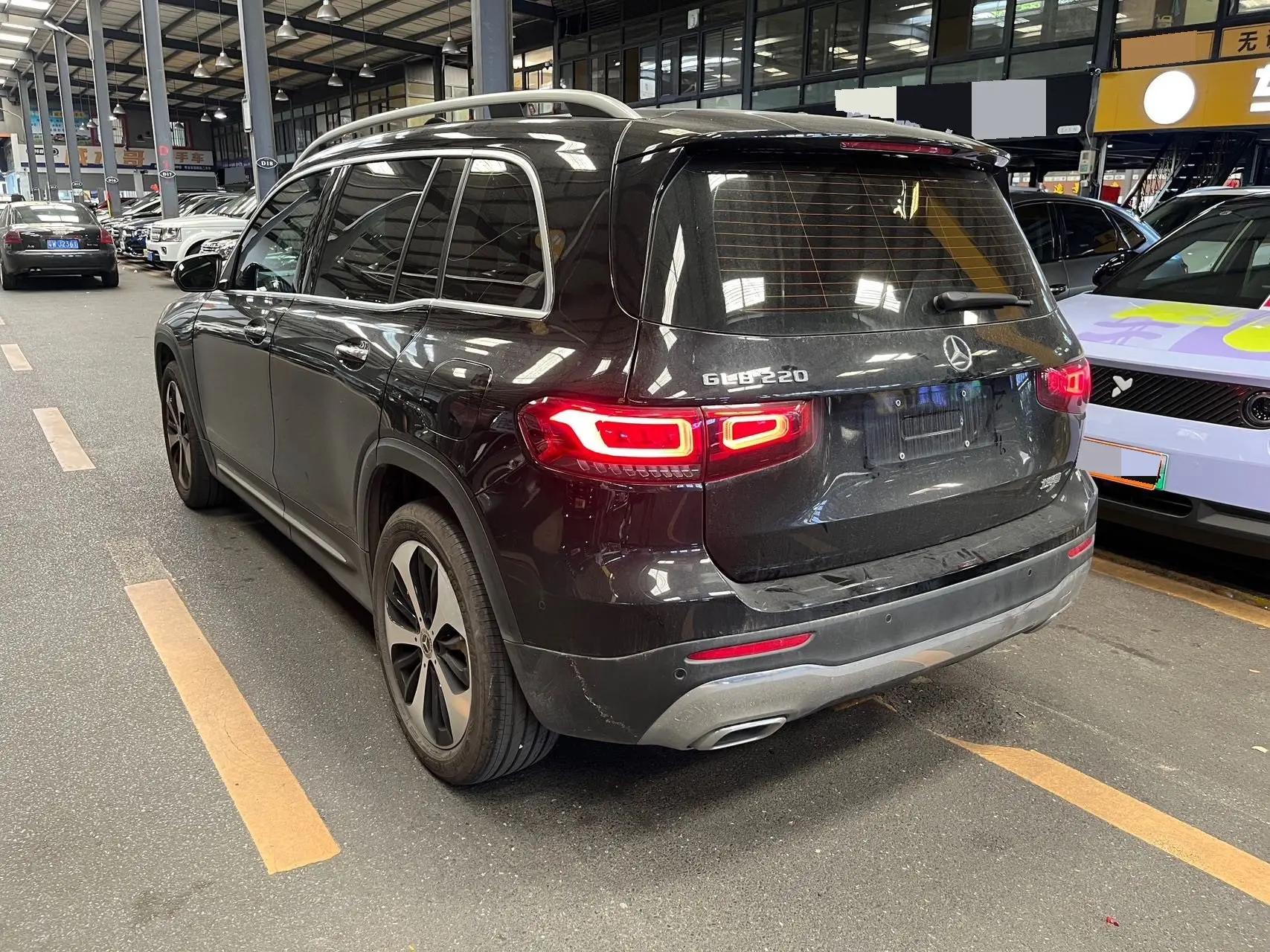 Mercedes Benz GLB 2023 GLB 220 Fashion 3