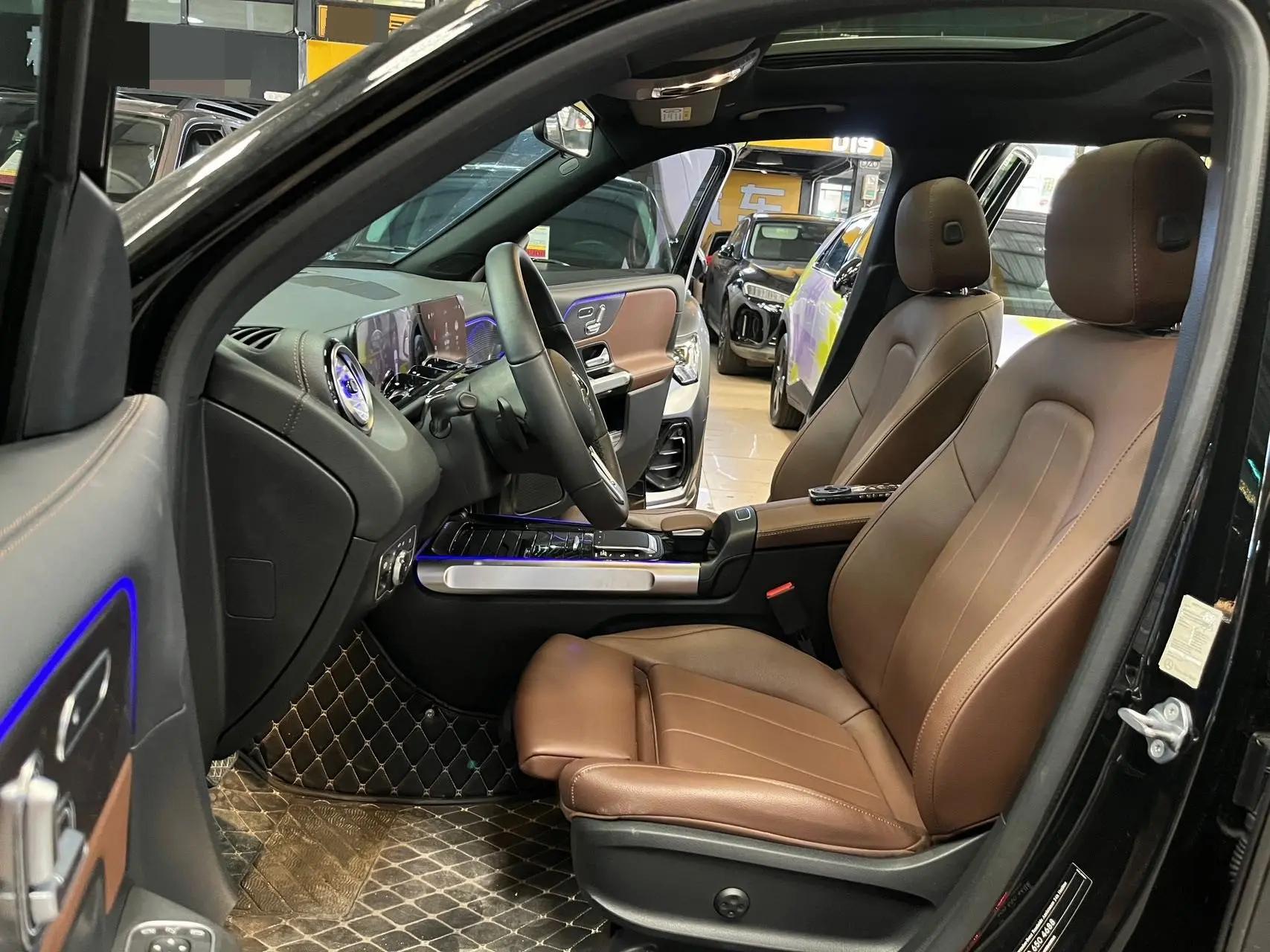 Mercedes Benz GLB 2023 GLB 220 Fashion 4
