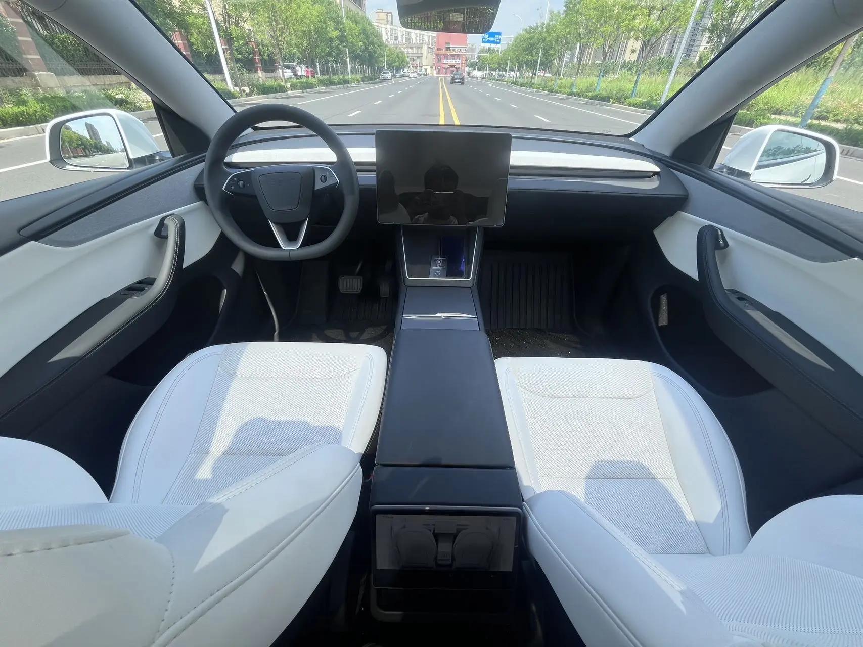 Tesla 2026 Model Y Rear-Wheel Drive Automatic 6