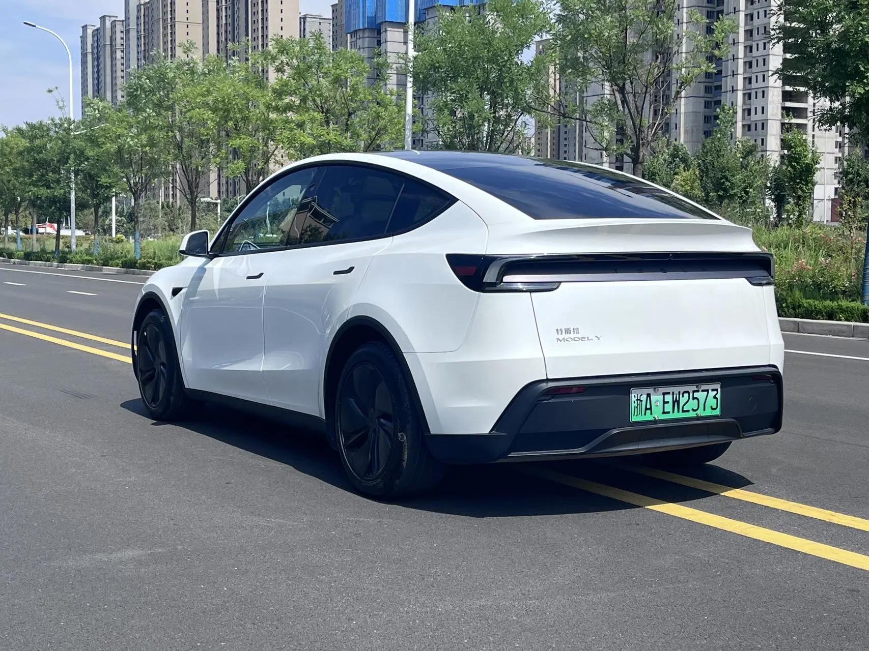 Tesla 2026 Model Y Rear-Wheel Drive Automatic 9