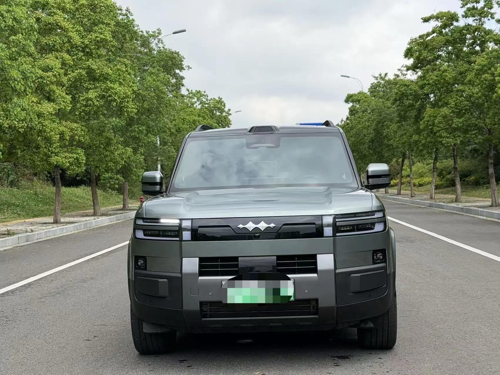 FangChengBao 2025 titanium 7 1.5T stepless 190KM four-wheel drive Ultra version of automatic gear 2