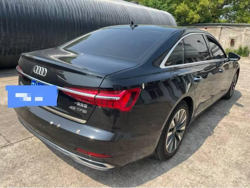 Audi A6L 2022 model changed to 45 TFSI dynamic model 2