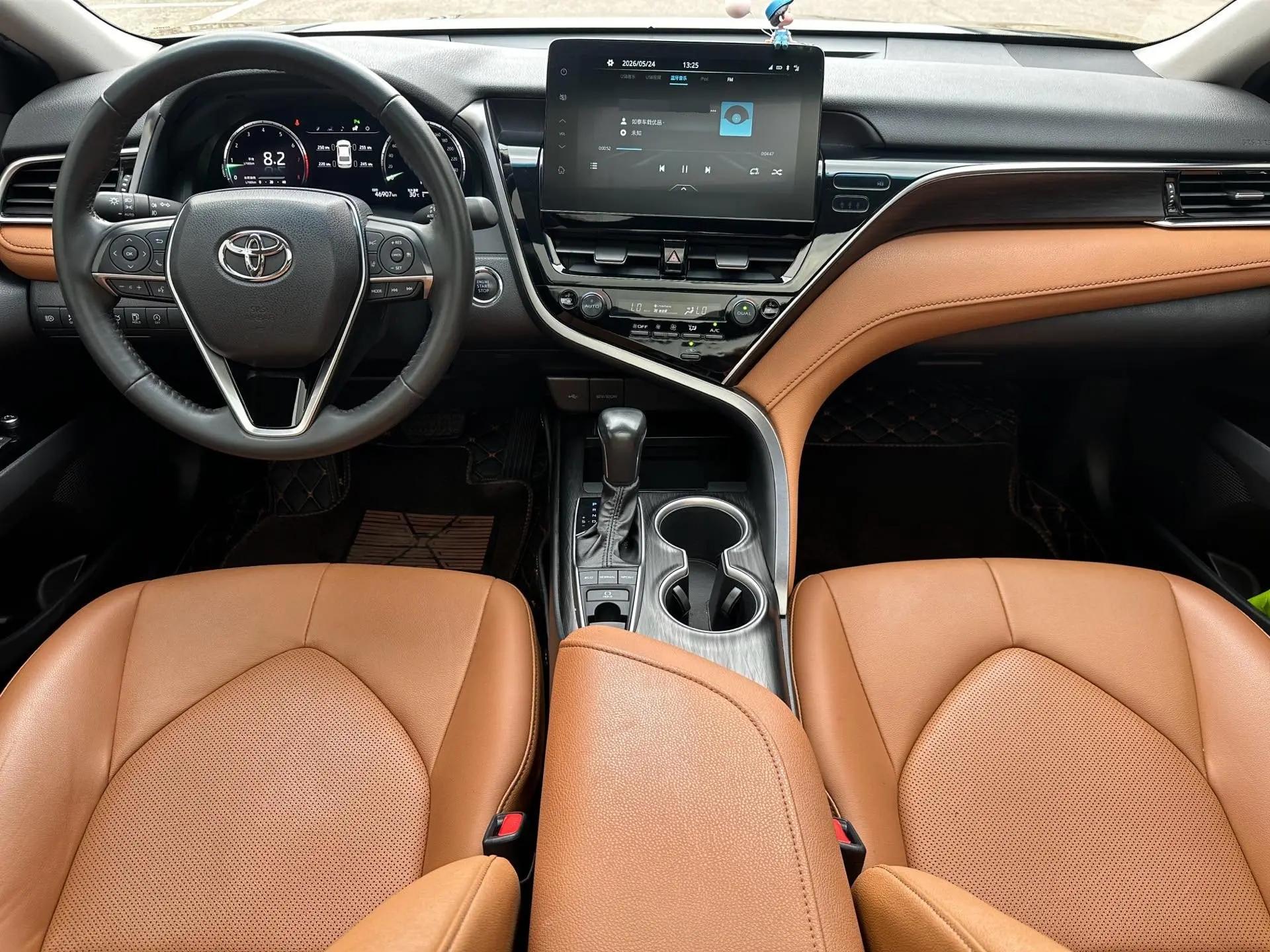 Toyota 2023 Camry 2.5G Deluxe Edition Automatic Gear 10